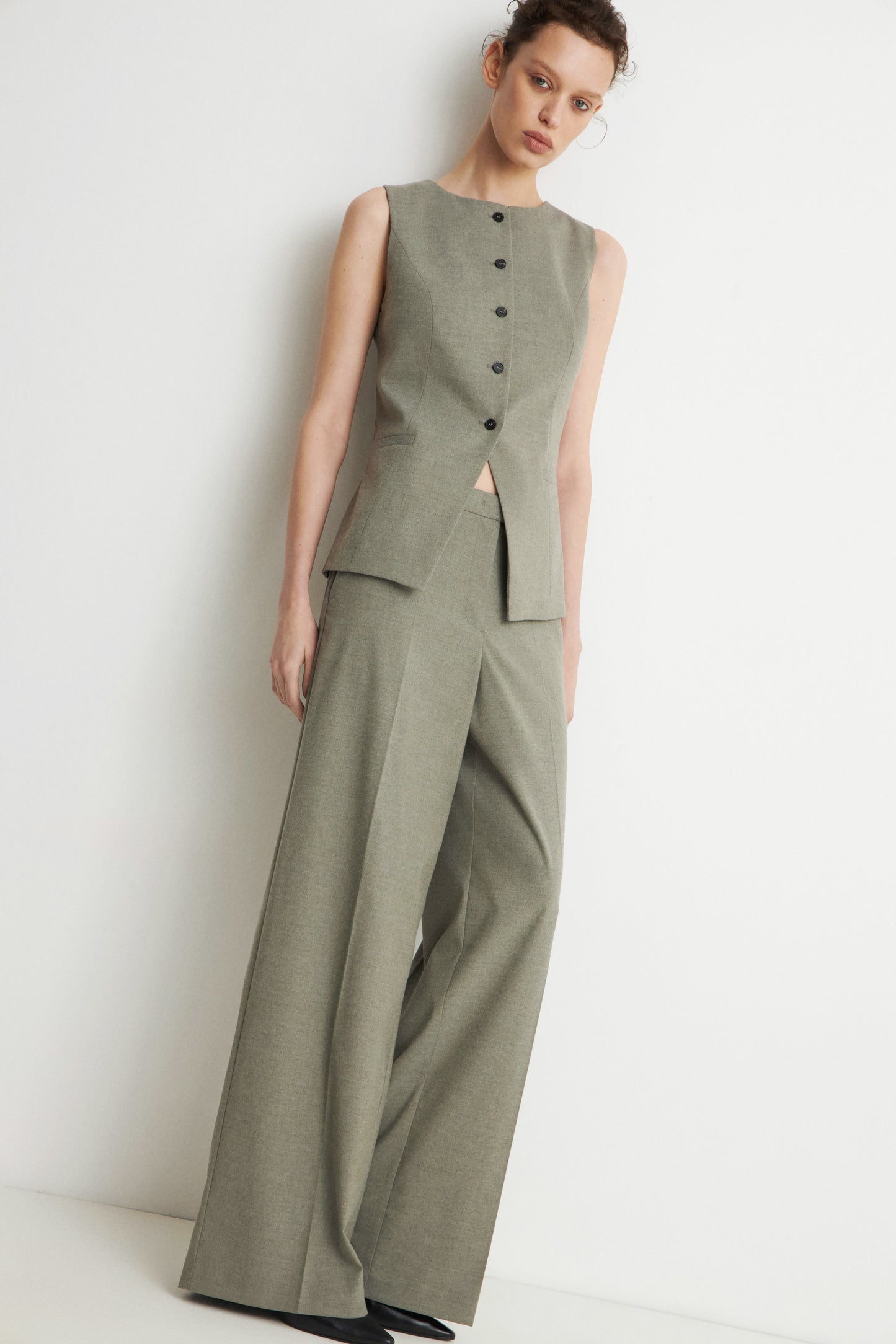 LIGHT KHAKI