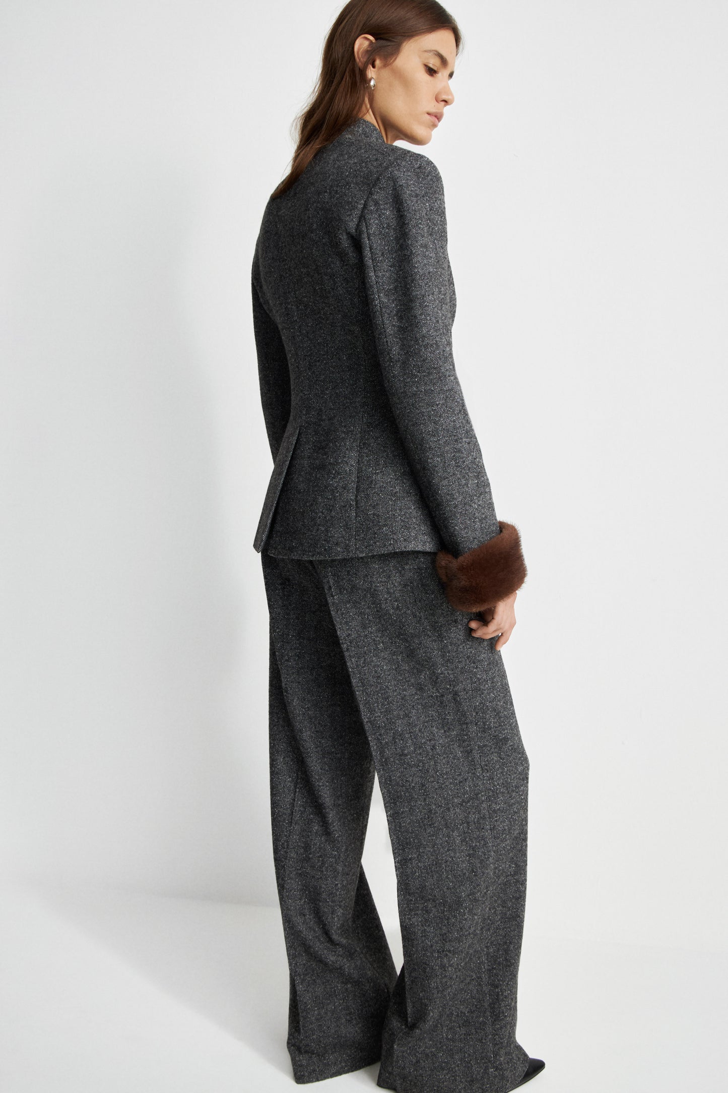DARK GREY