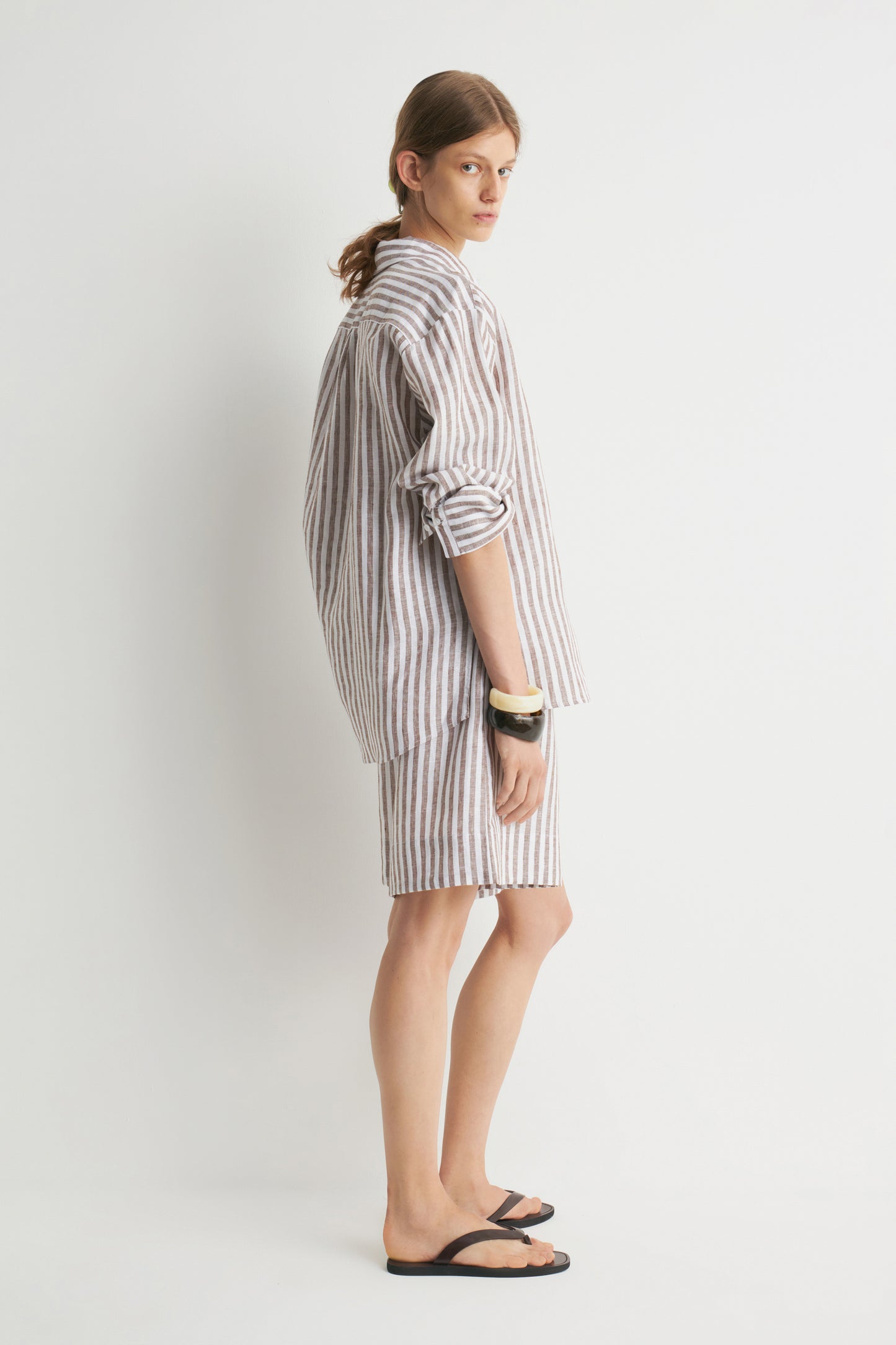 WHITE/BEIGE