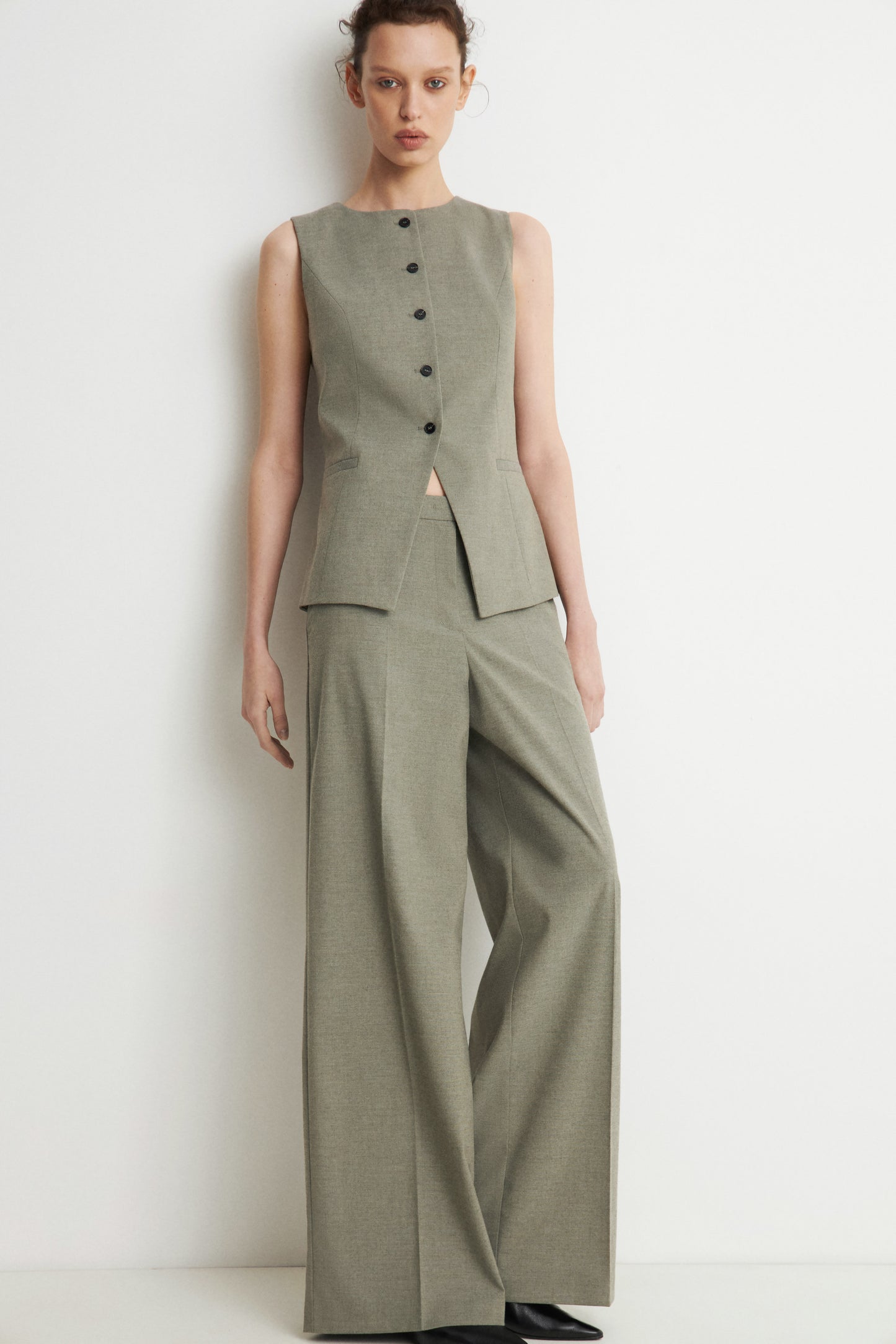 LIGHT KHAKI