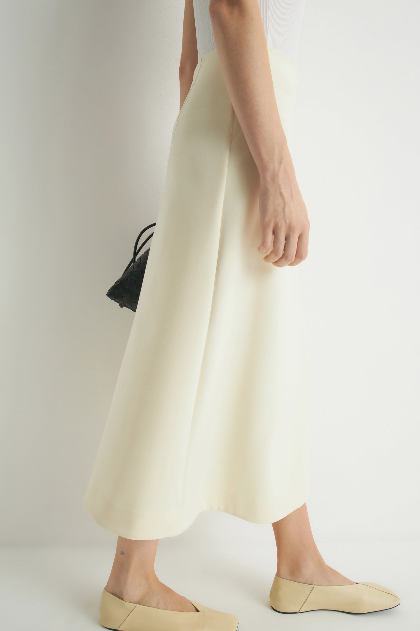 LIGHT YELLOW