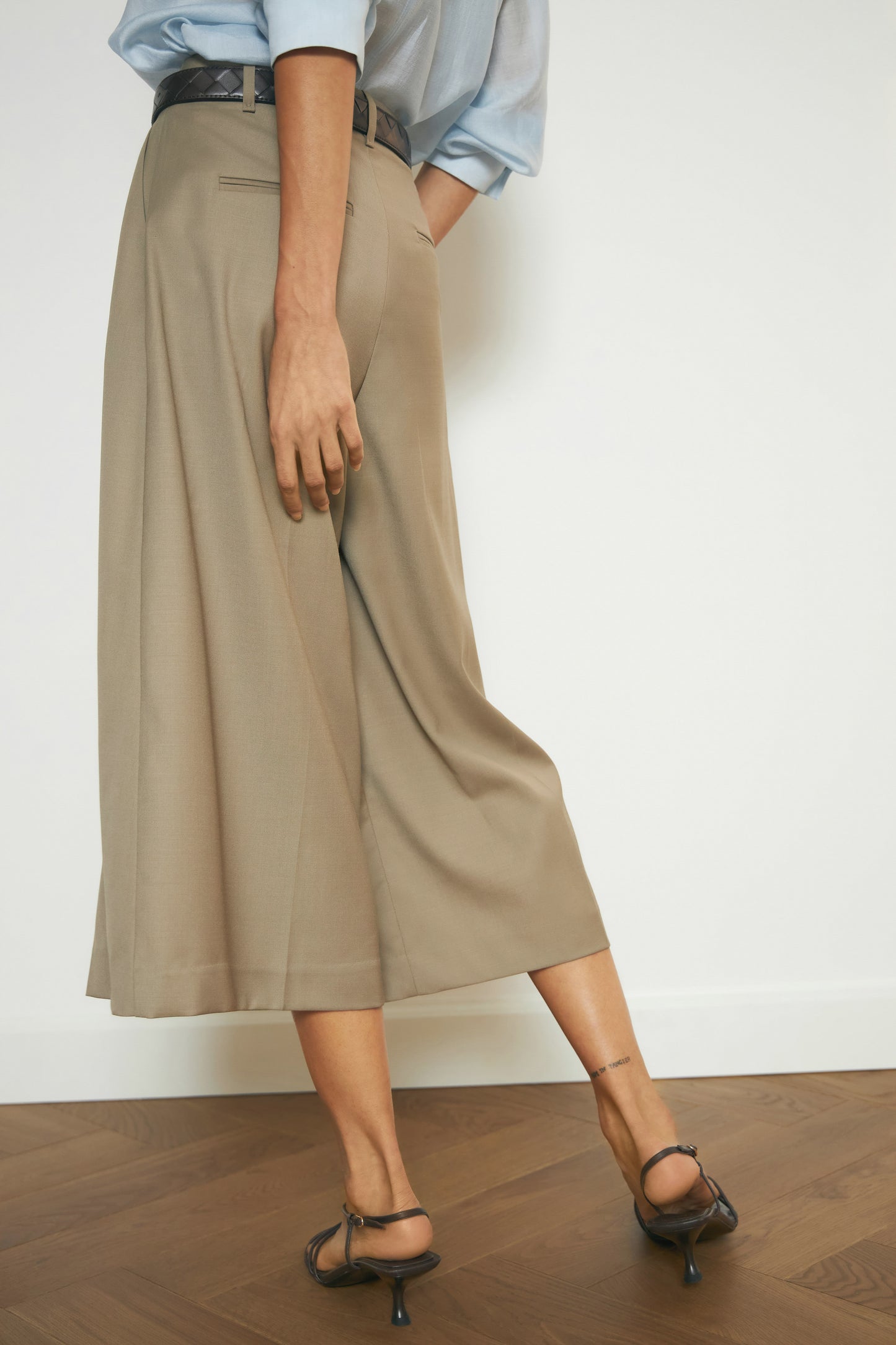 GREY BEIGE