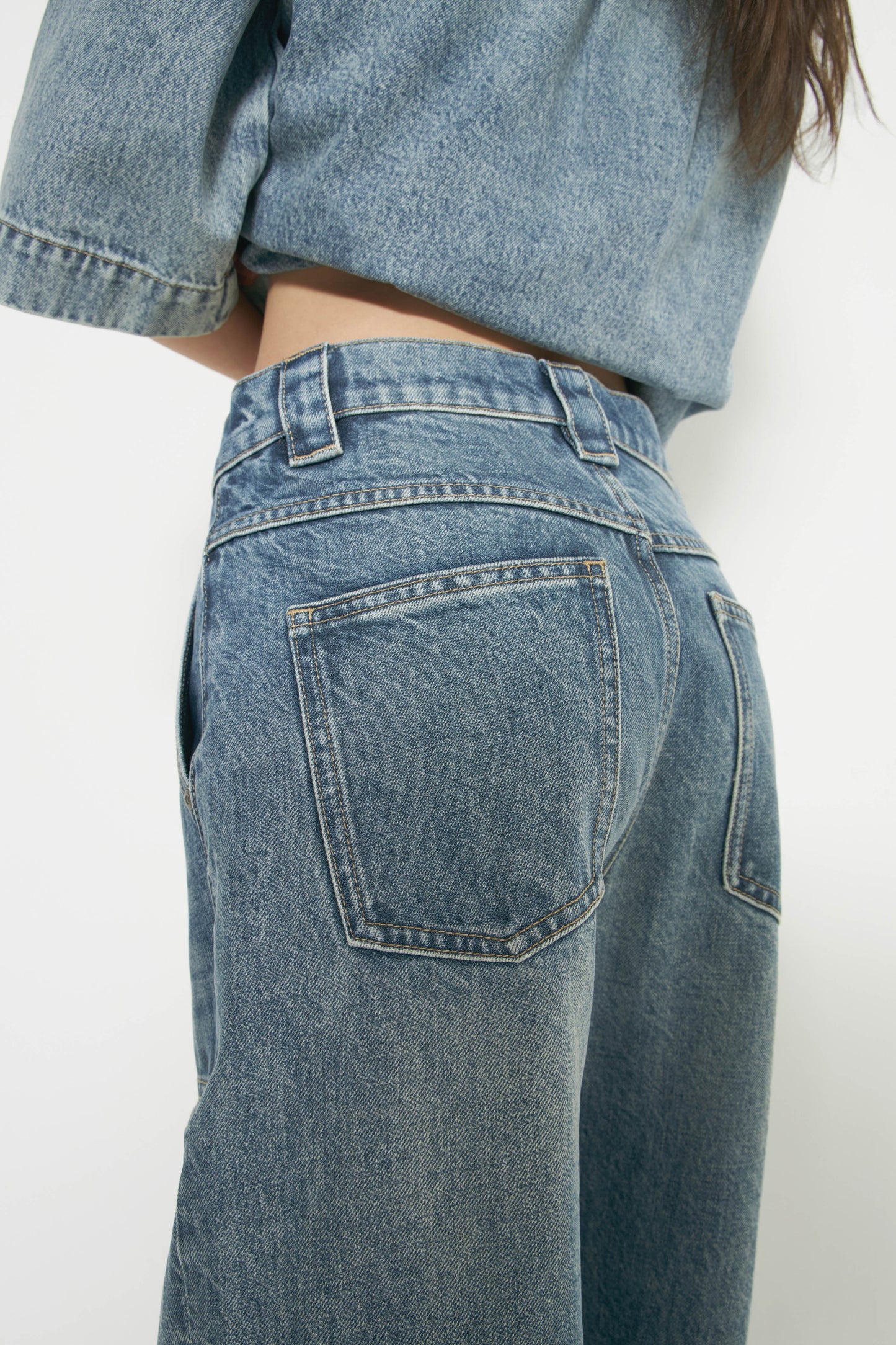 VINTAGE BLUE