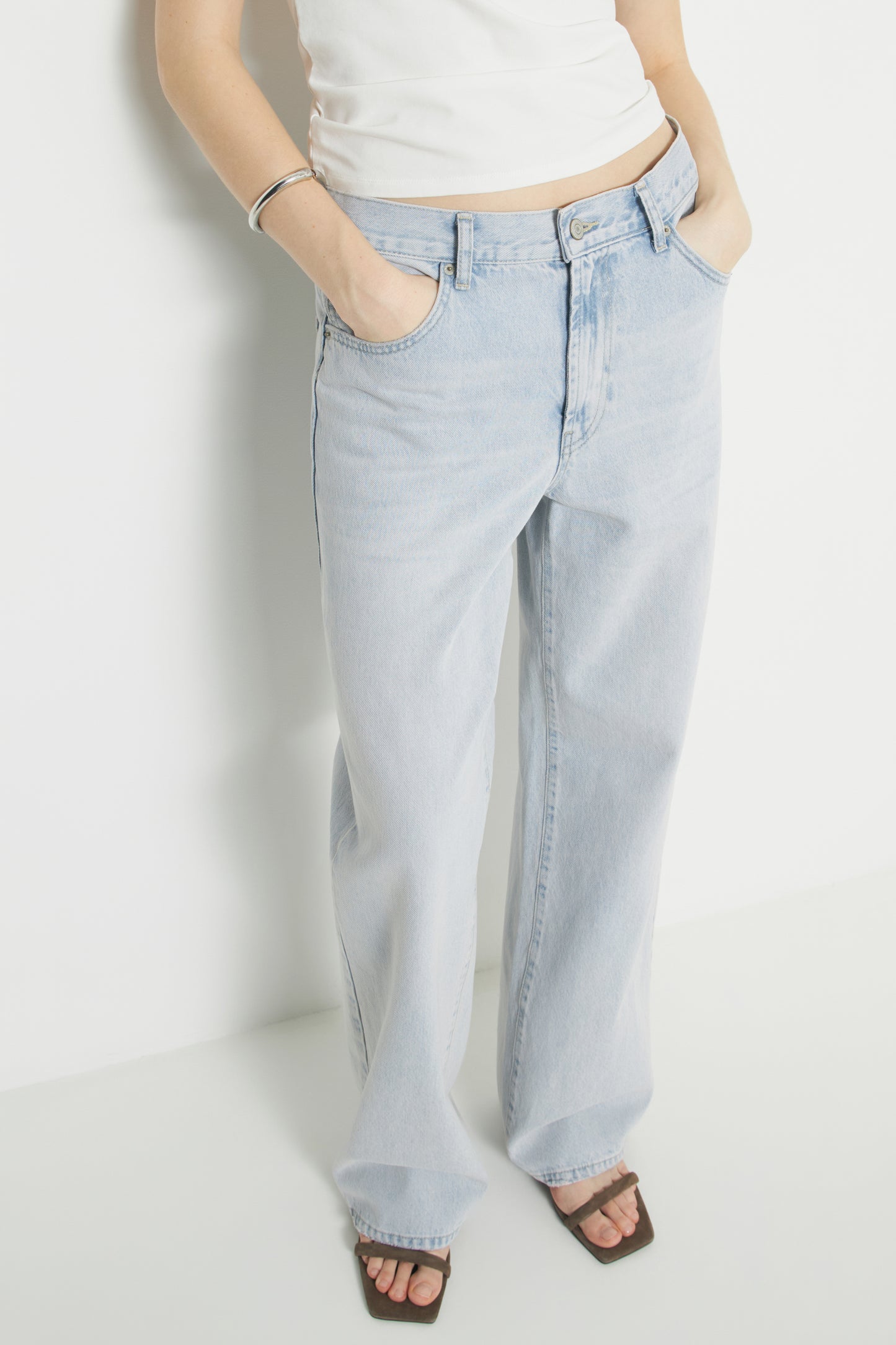 ANTIQUE BLUE