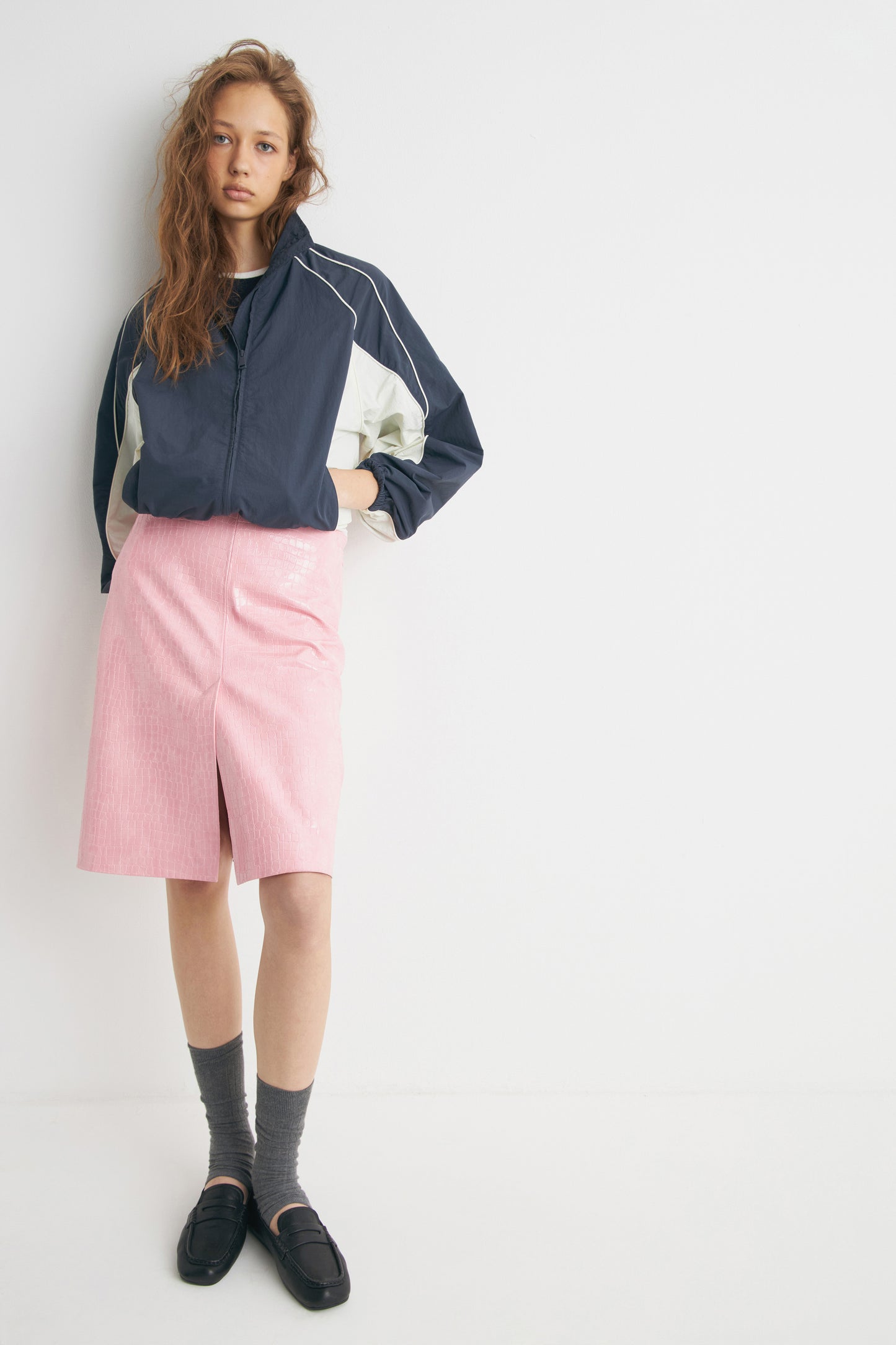 BRIGHT PINK