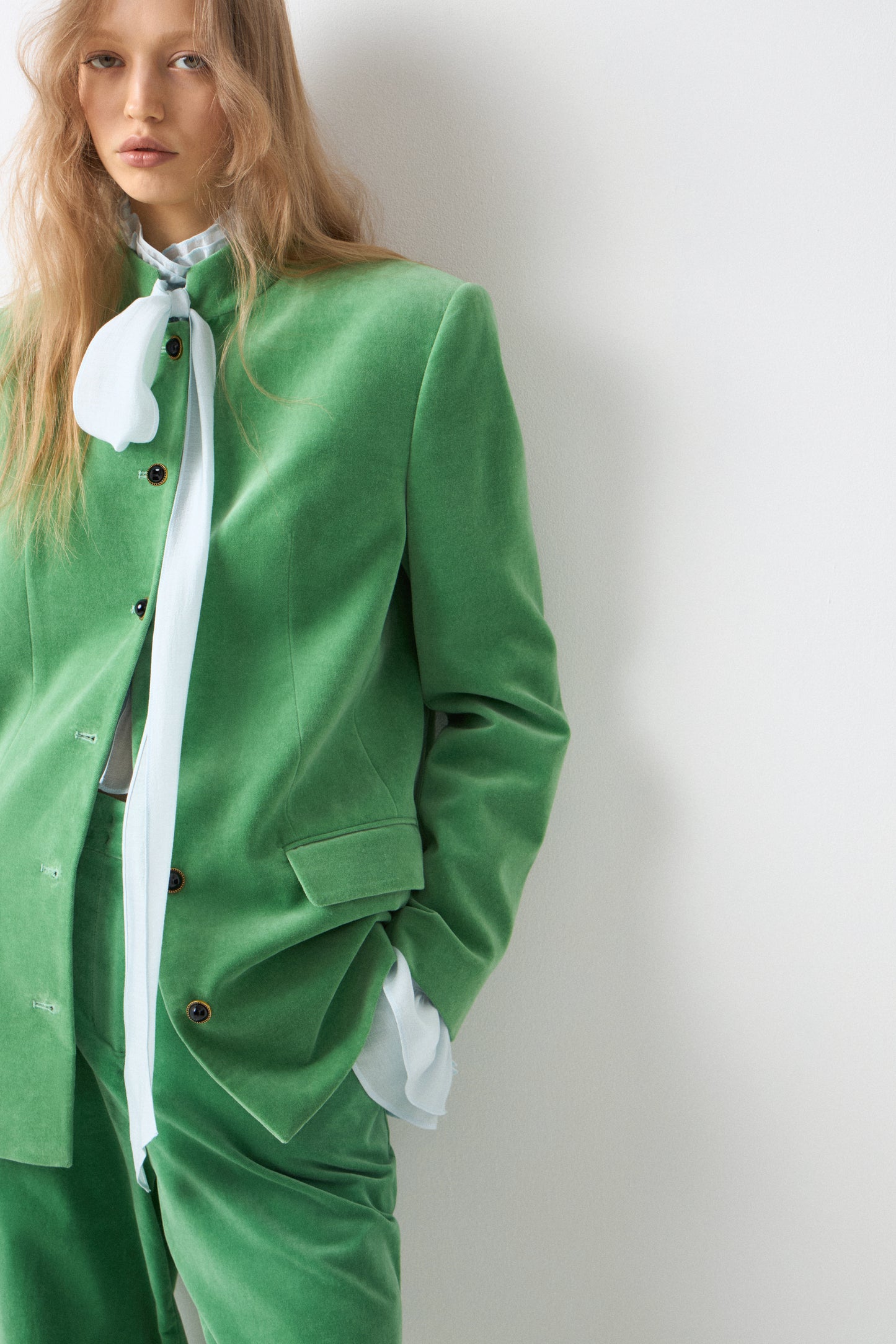 GREEN