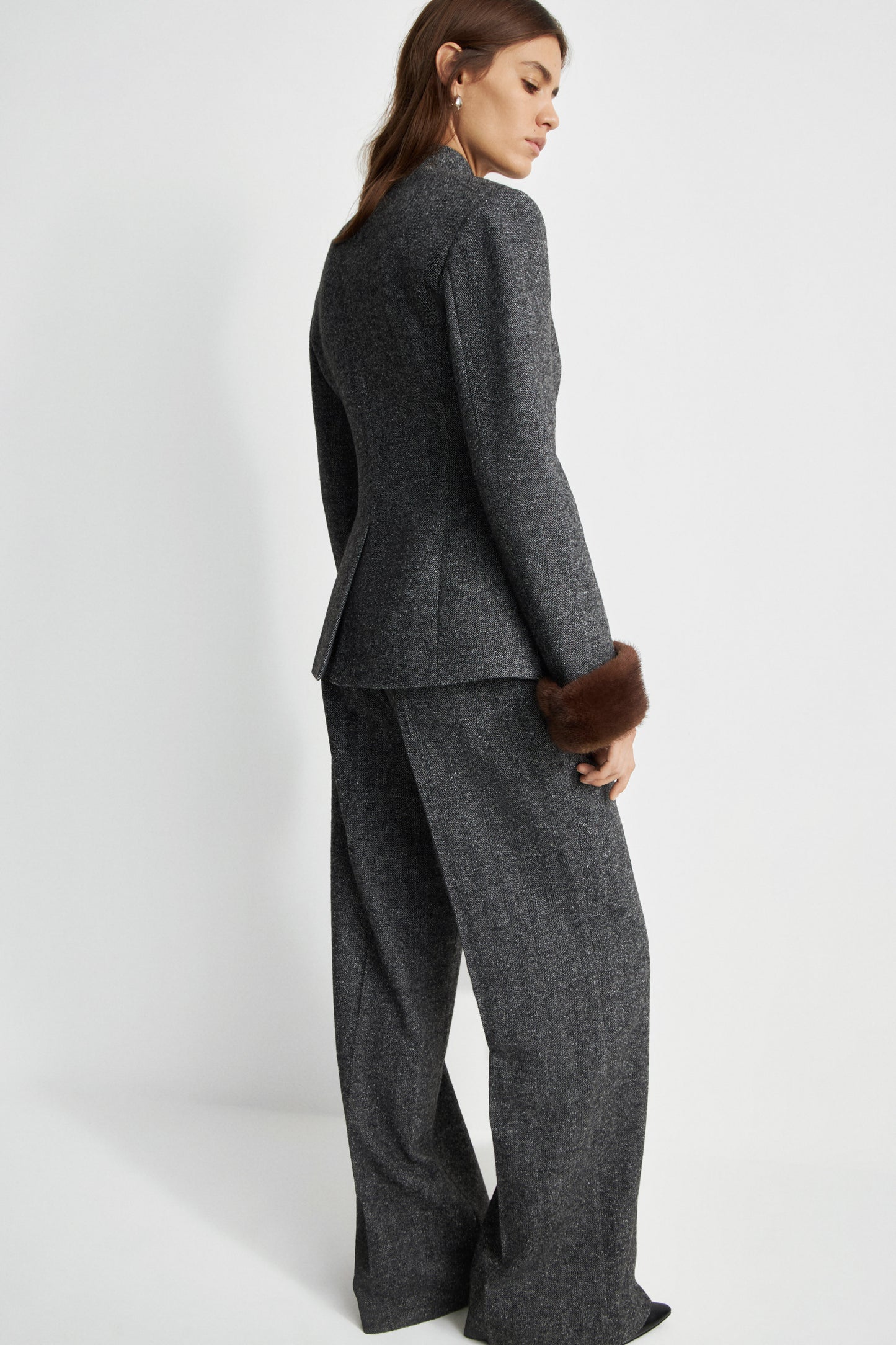 DARK GREY