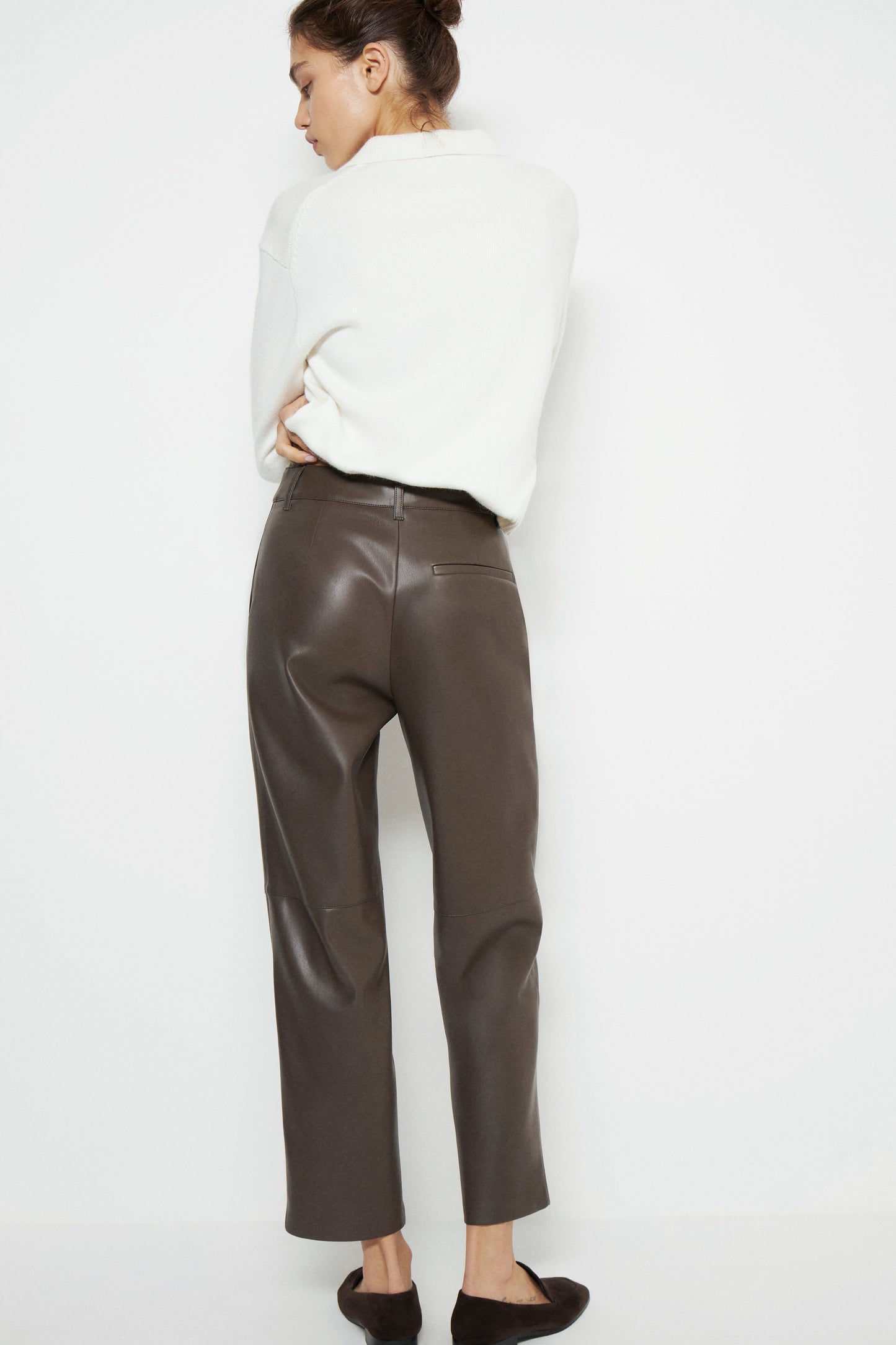 DARK BROWN
