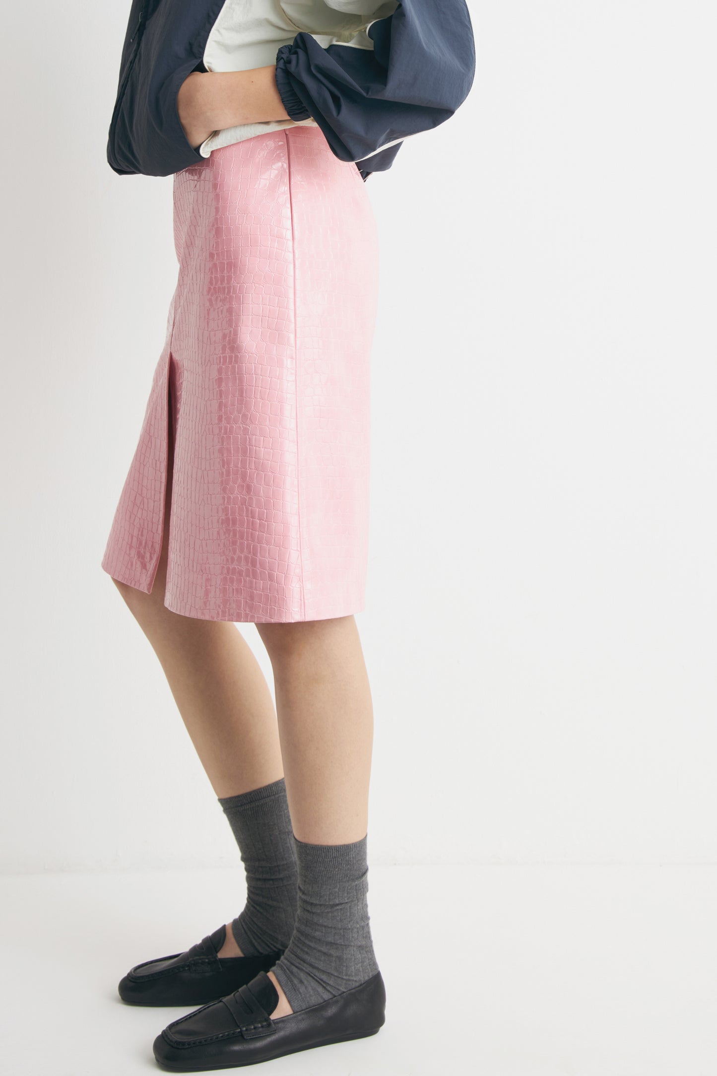 BRIGHT PINK