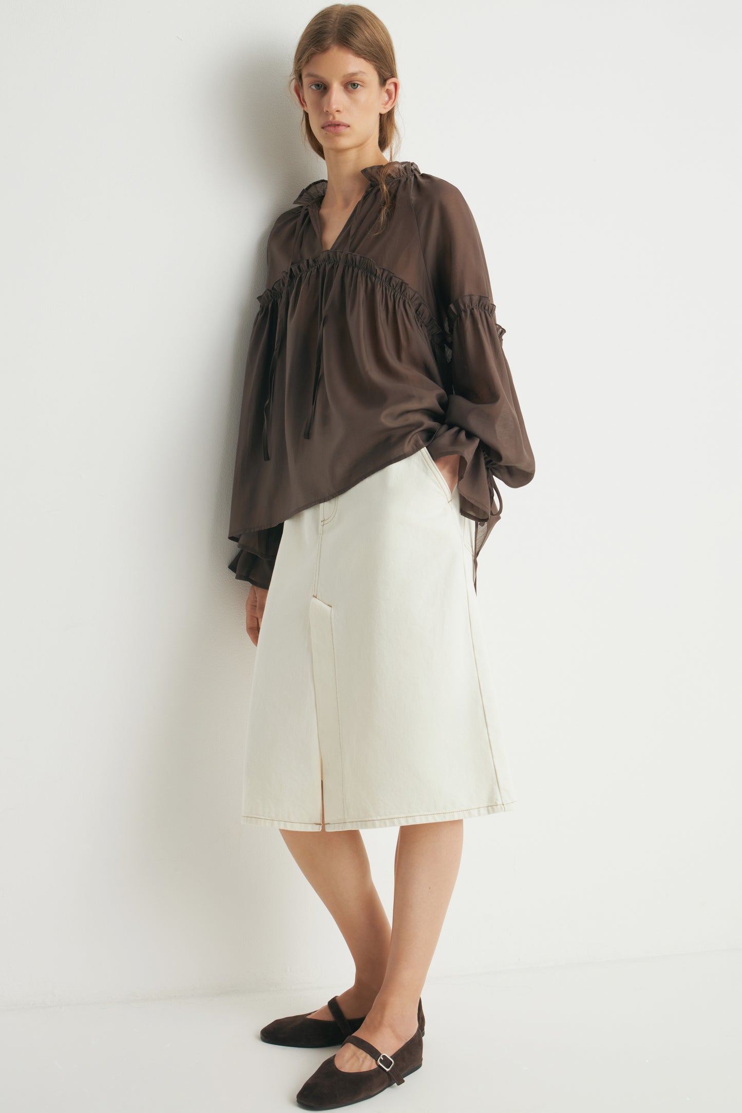 DARK BROWN