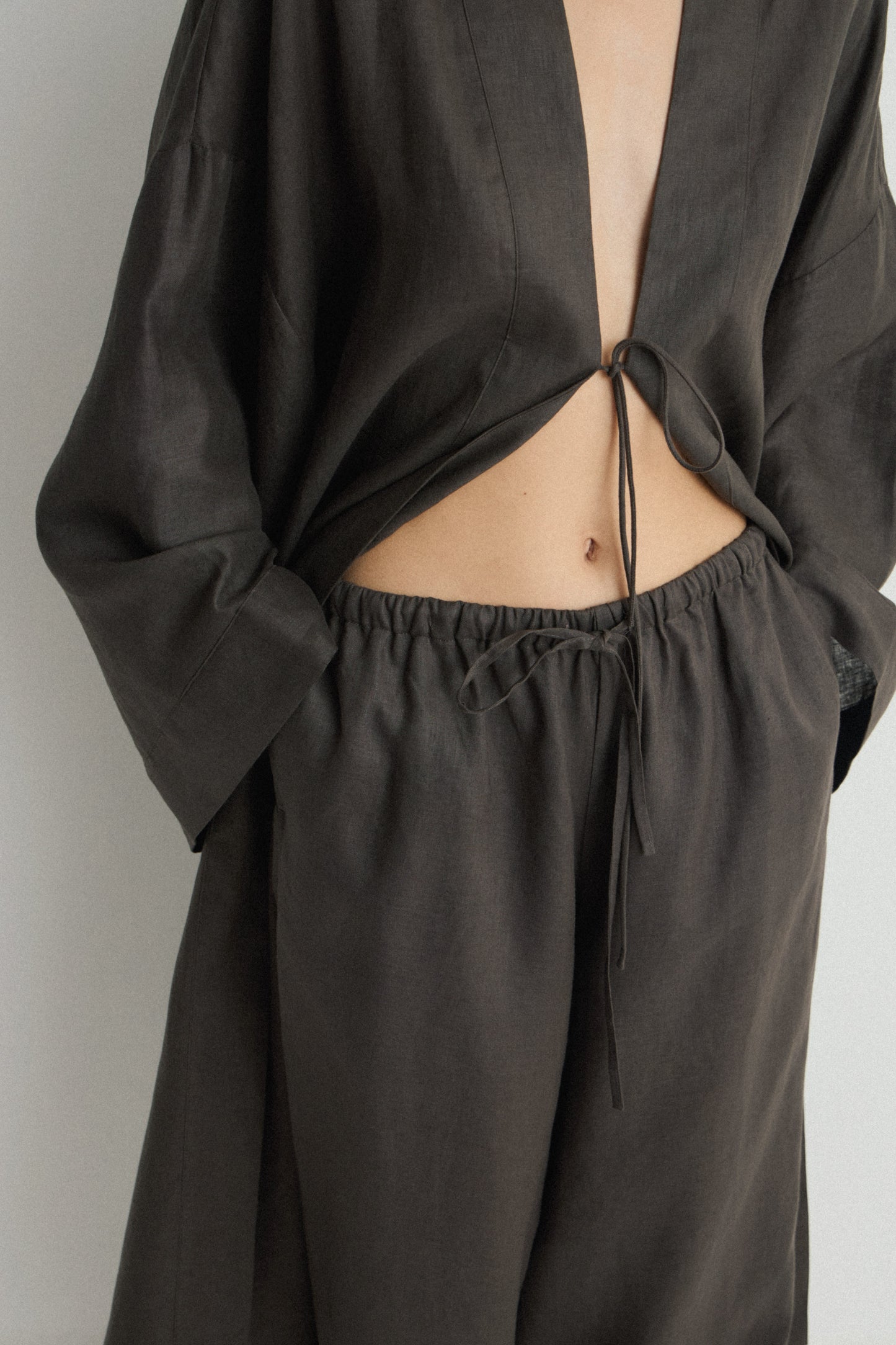 DARK BROWN
