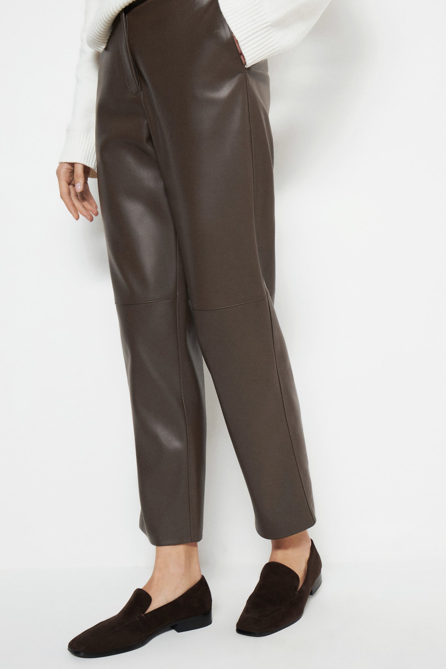 DARK BROWN