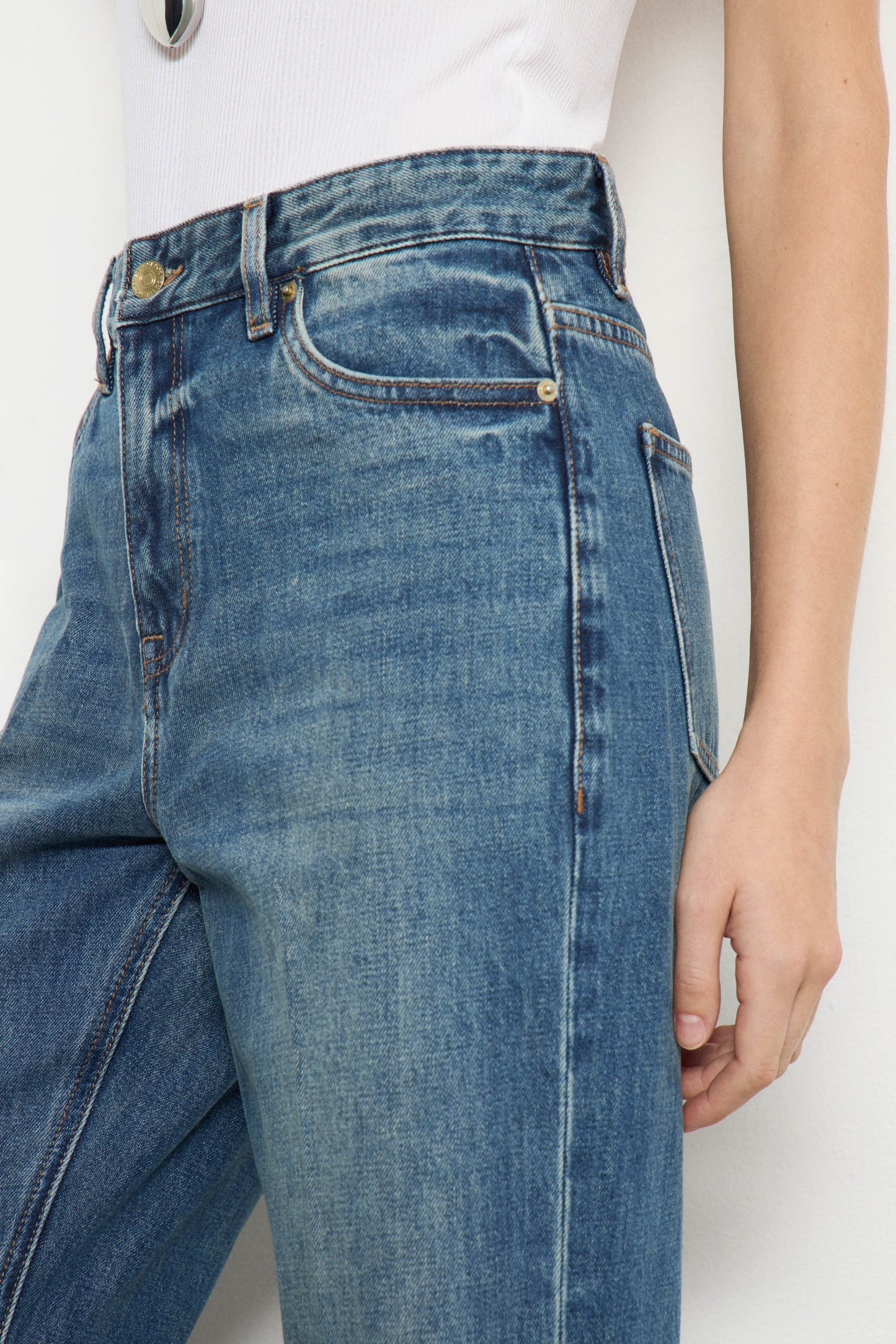 VINTAGE BLUE