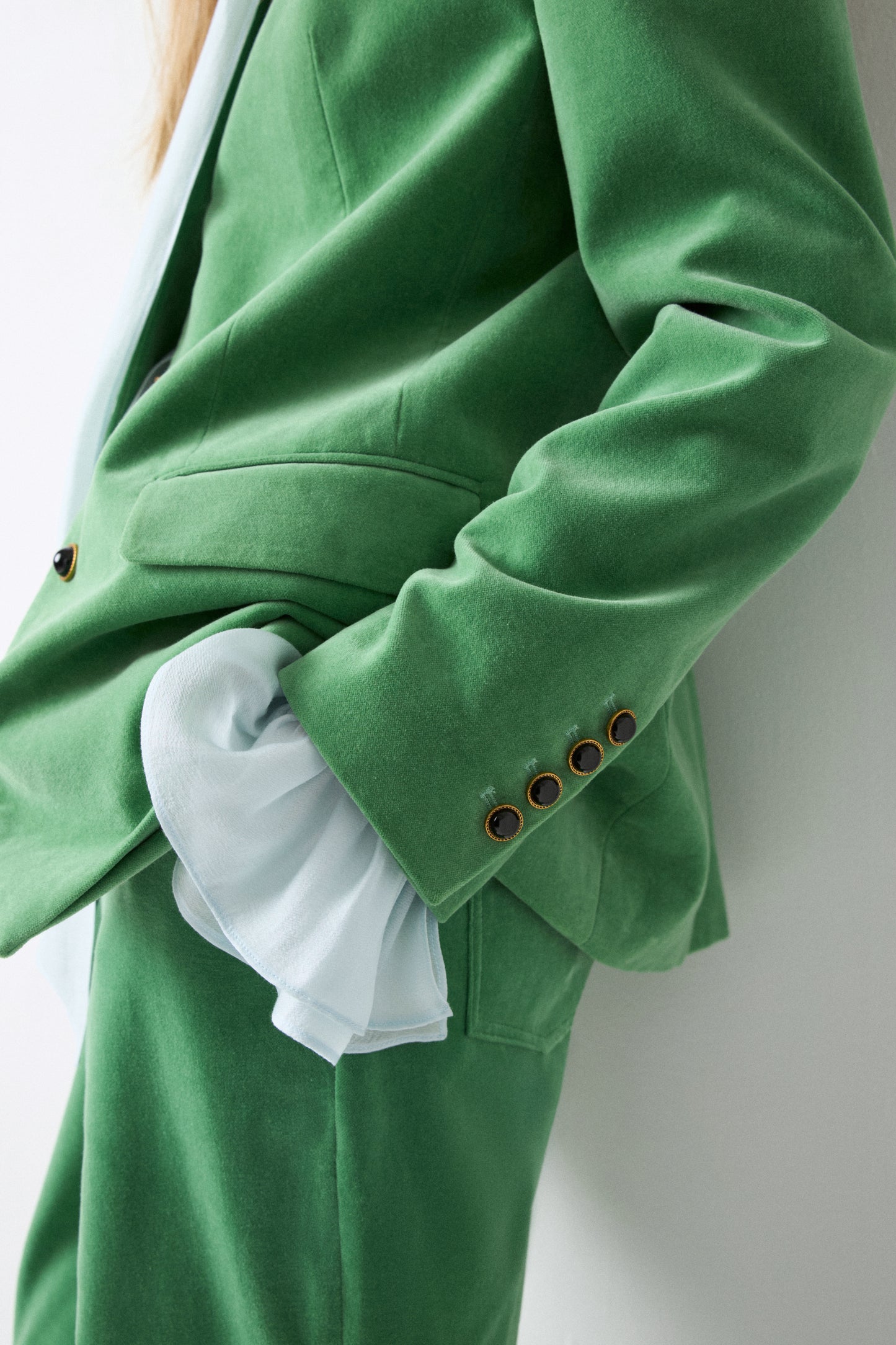 GREEN