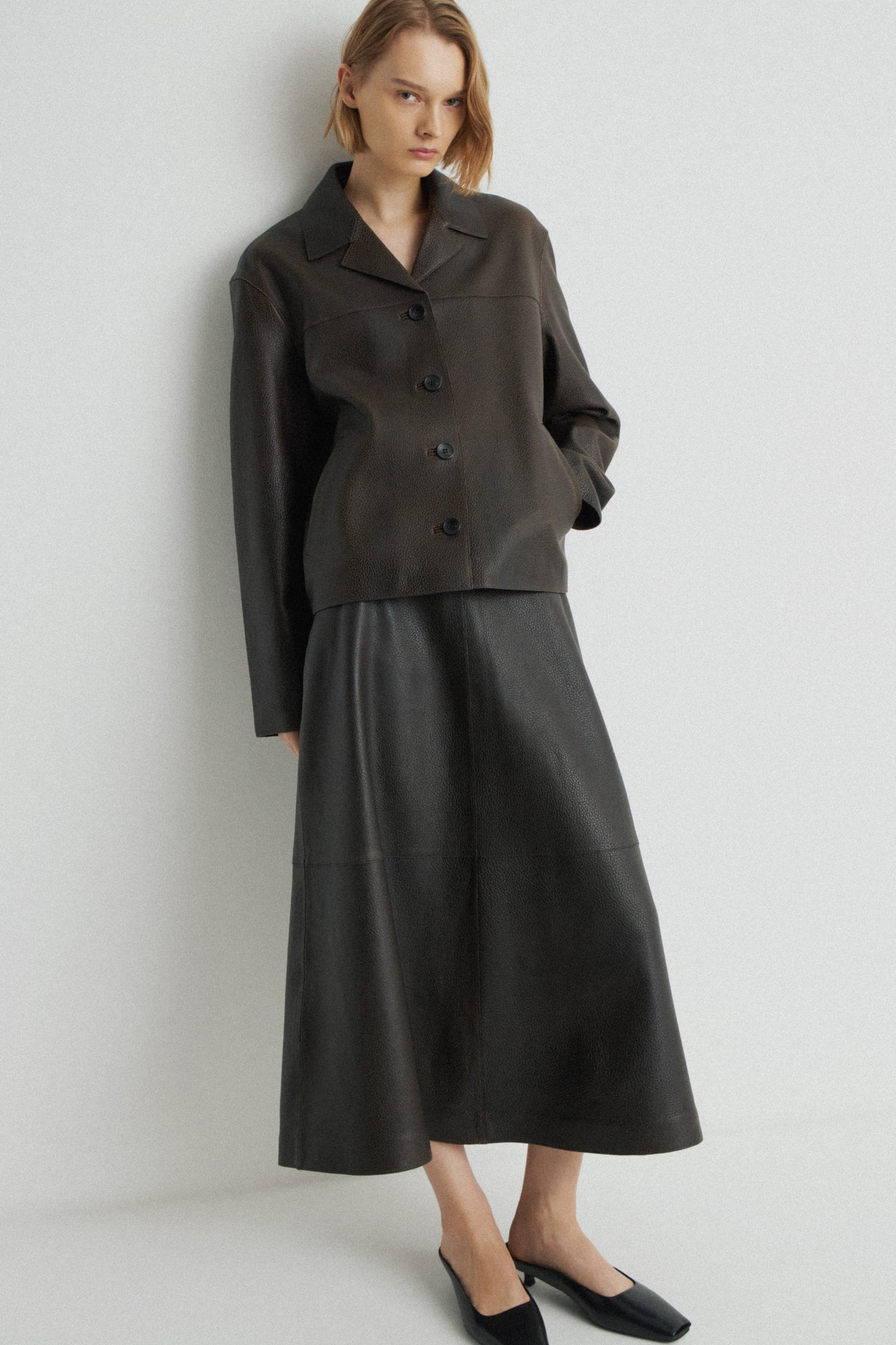 DARK BROWN