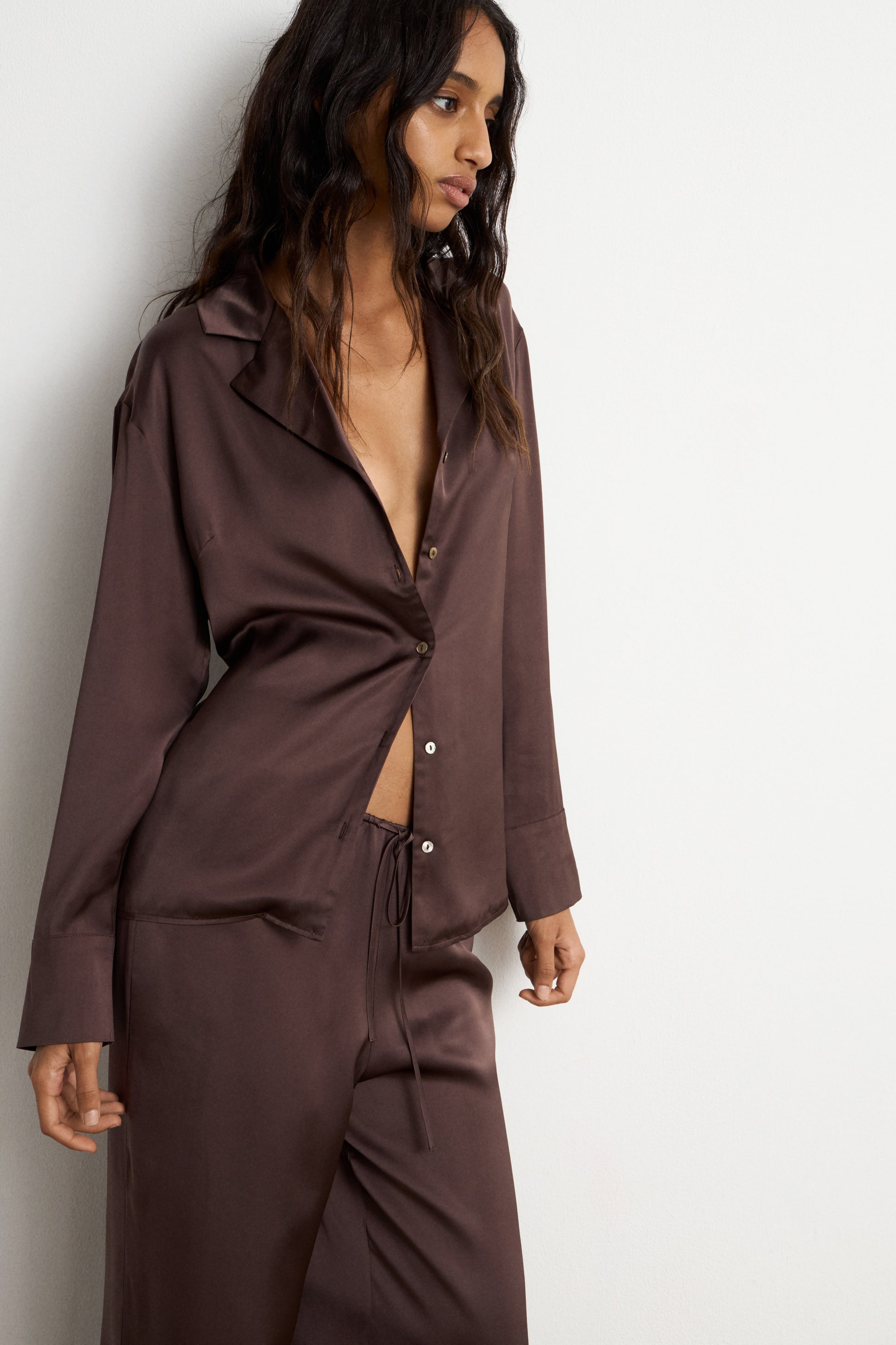 DARK BROWN