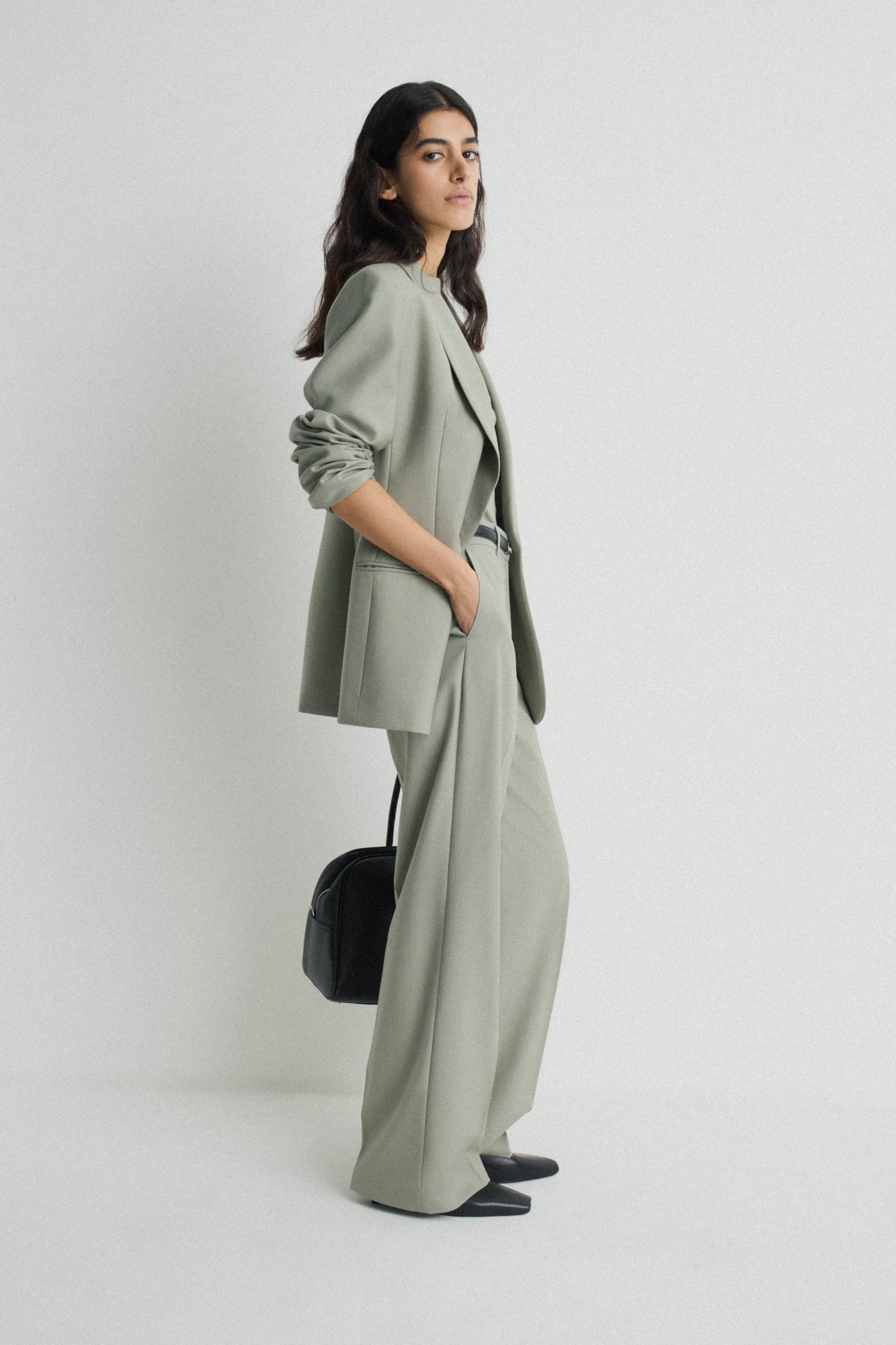 DARK GREY