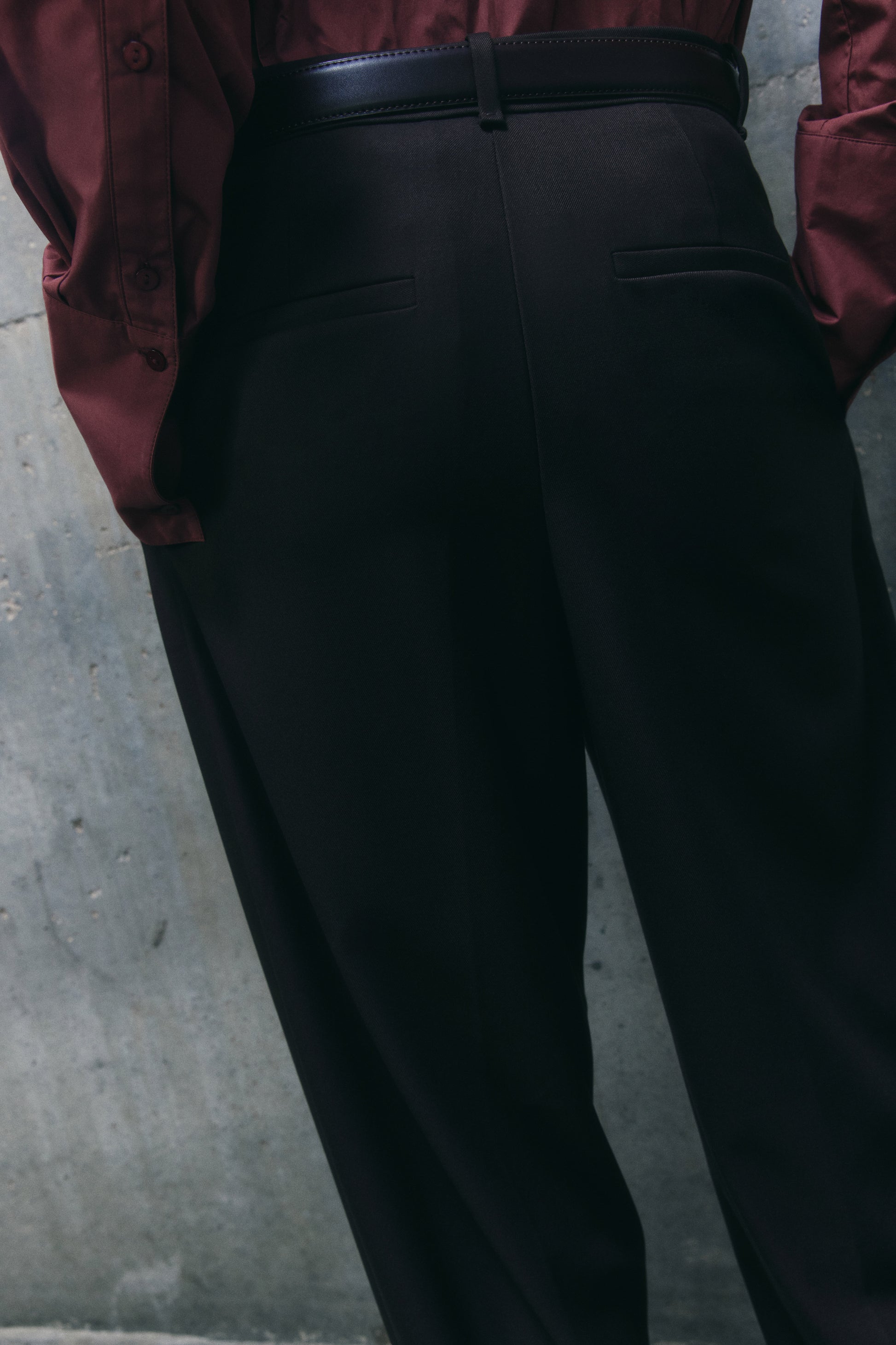 DARK BROWN