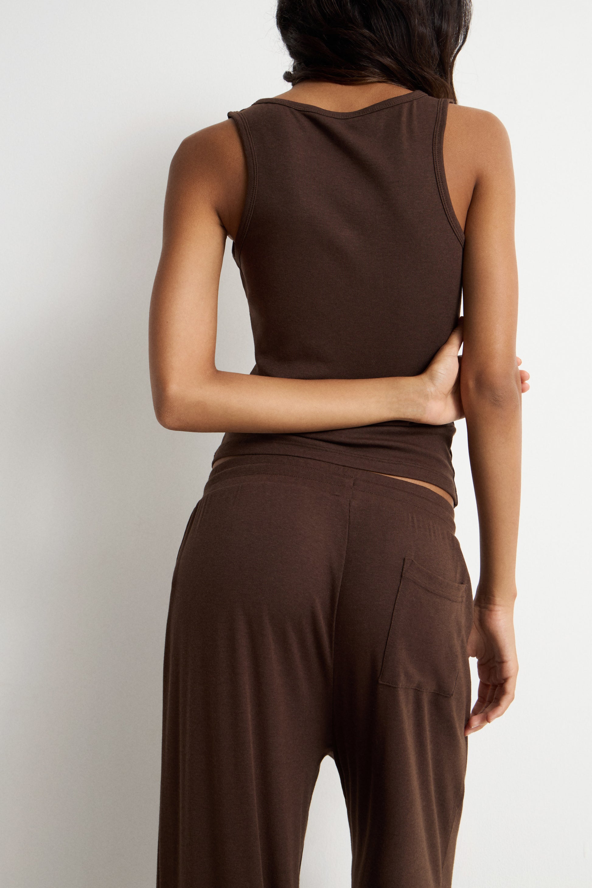 DARK BROWN