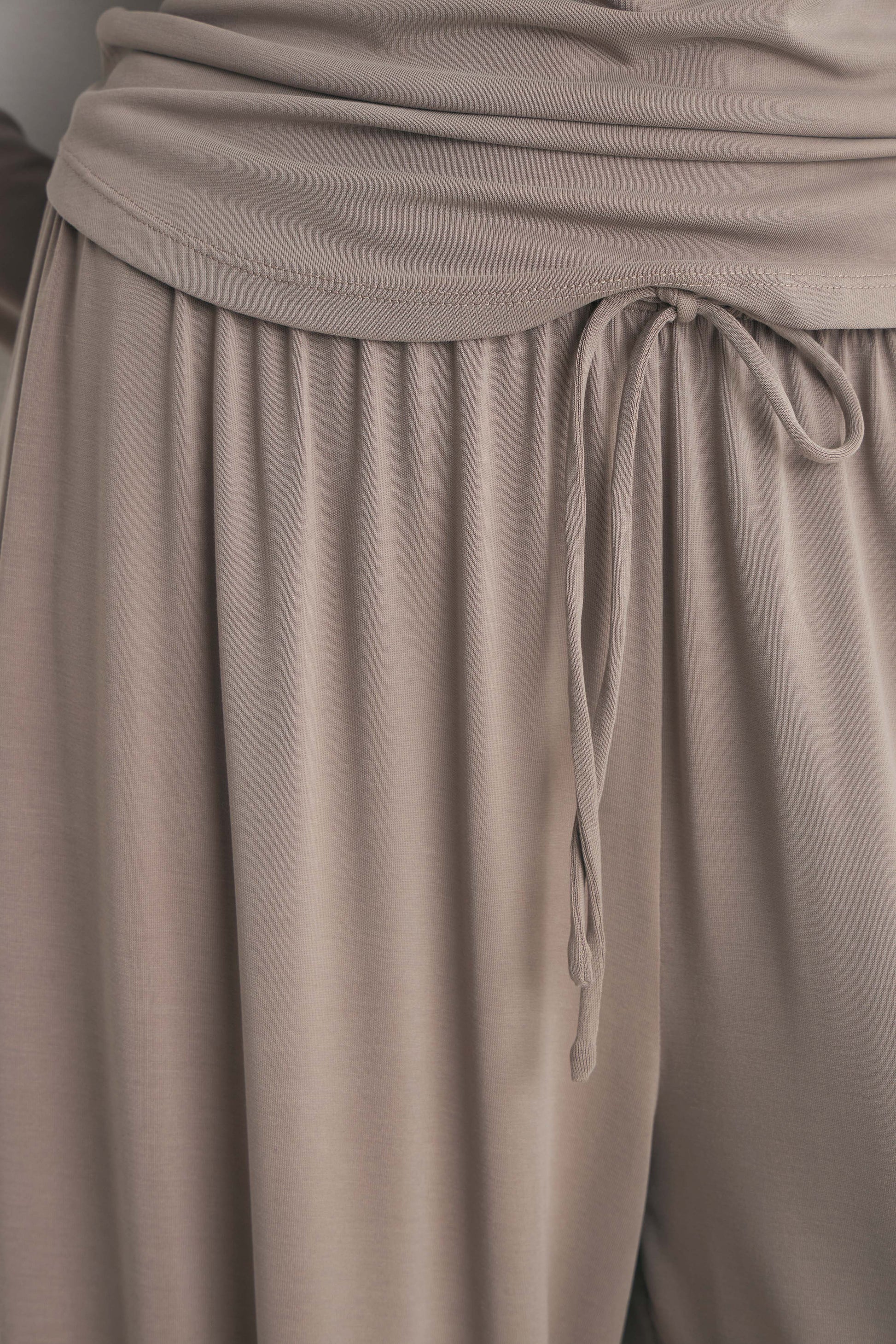 GRAY BROWN