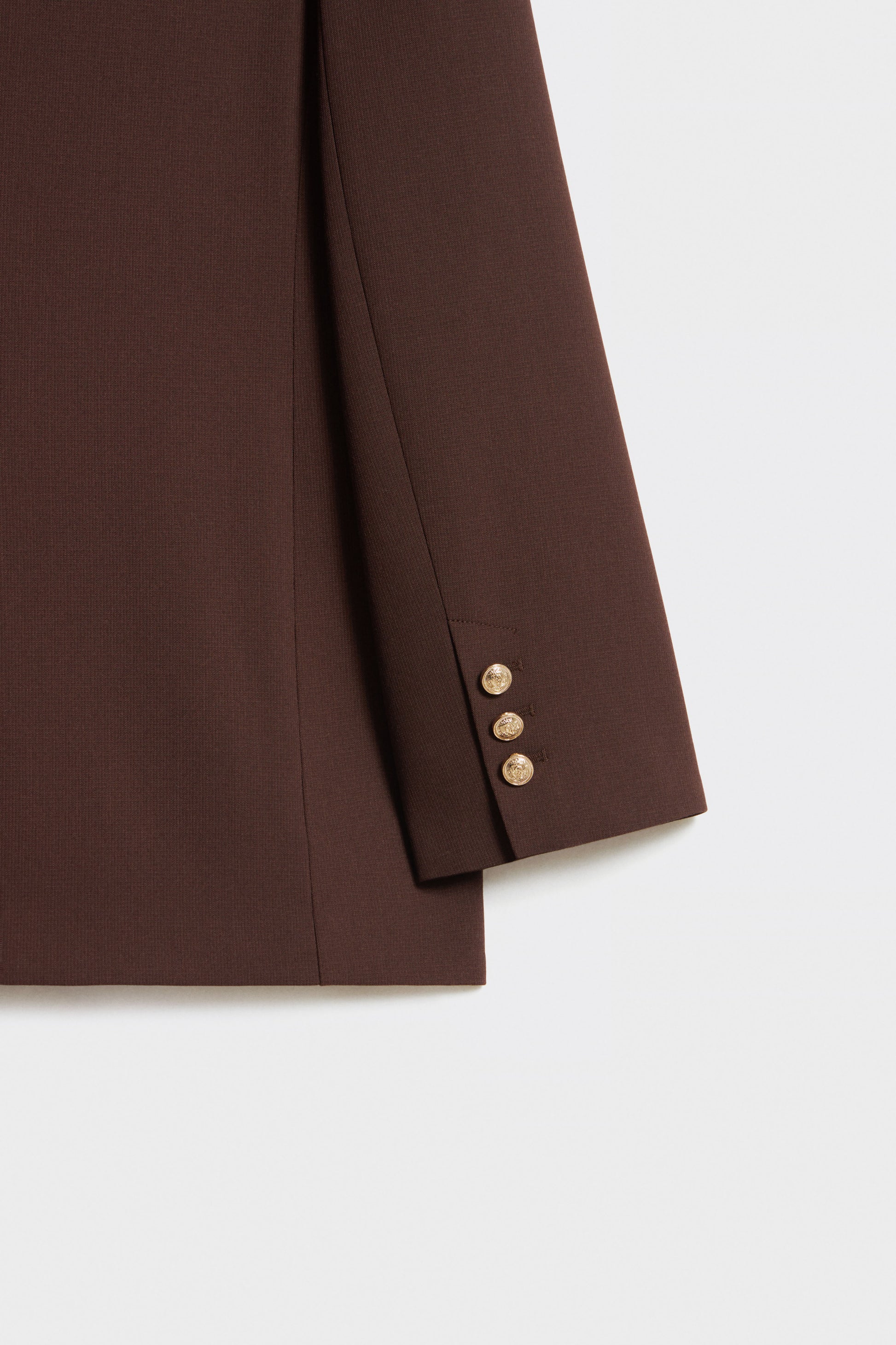 DARK BROWN