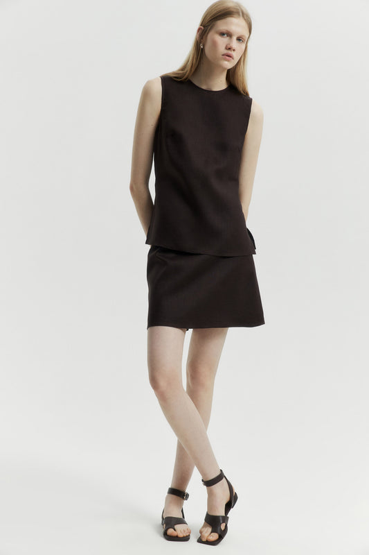 DARK BROWN
