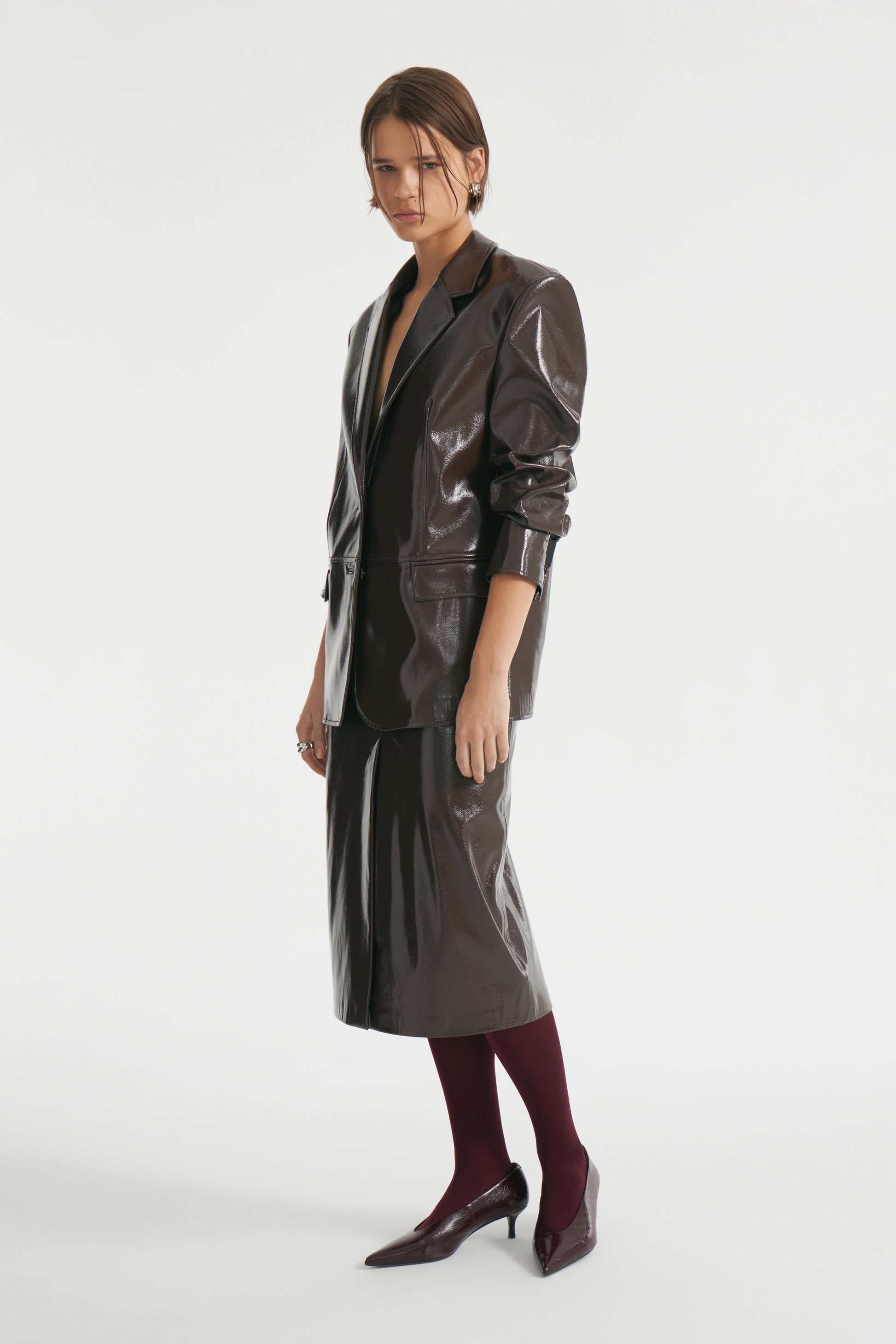 DARK BROWN