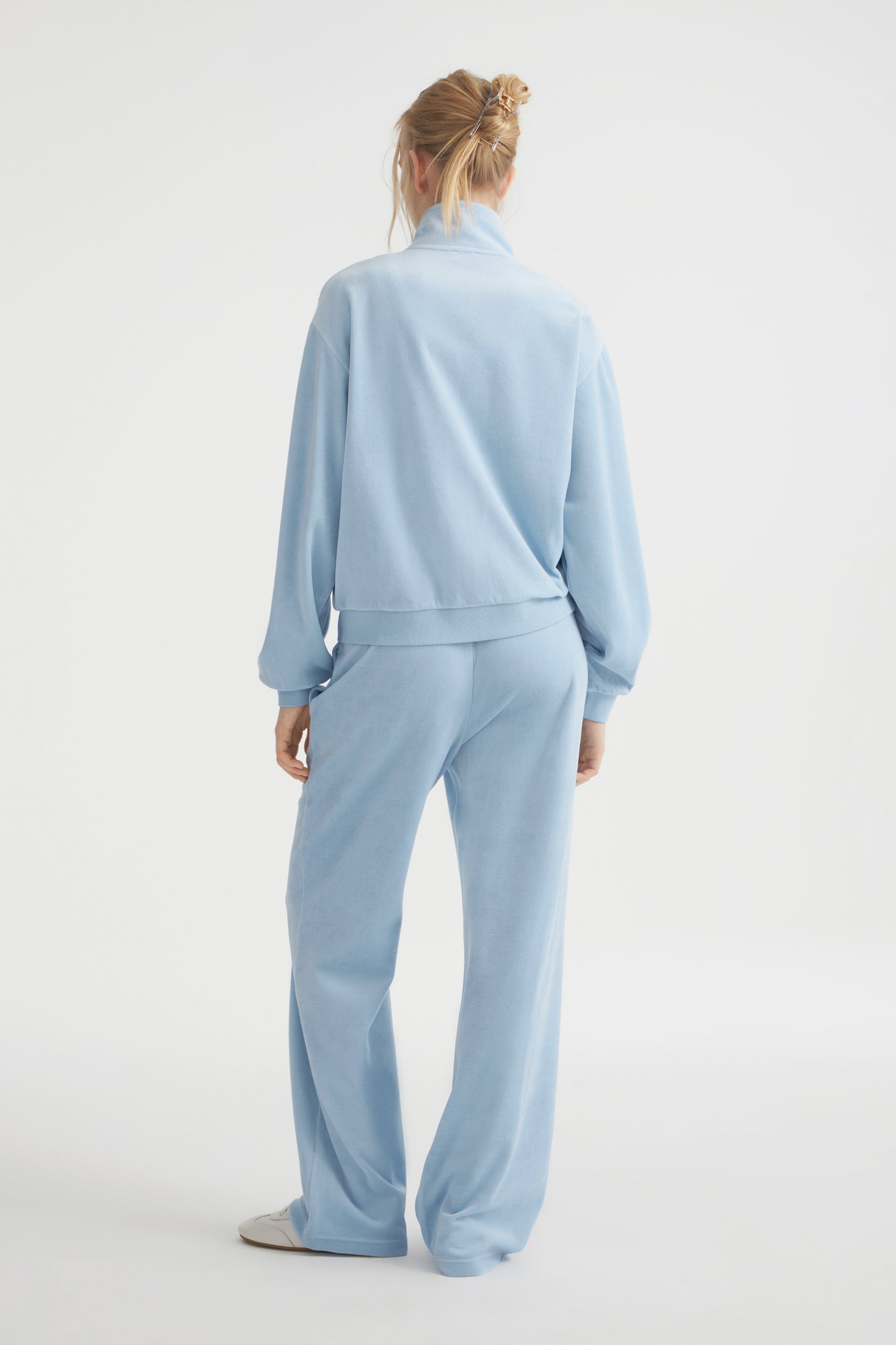 LIGHT BLUE