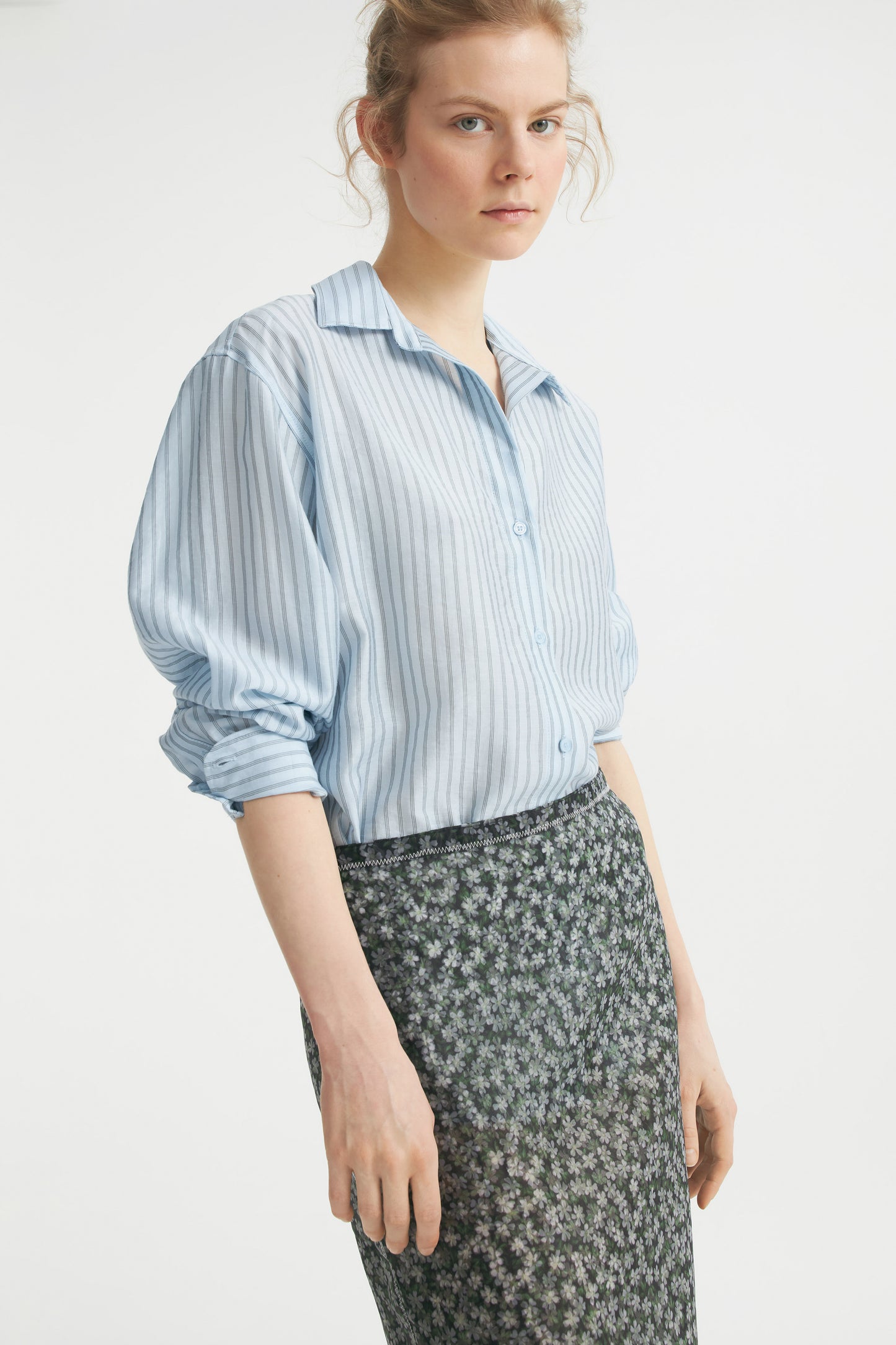 BLACK/BLUE