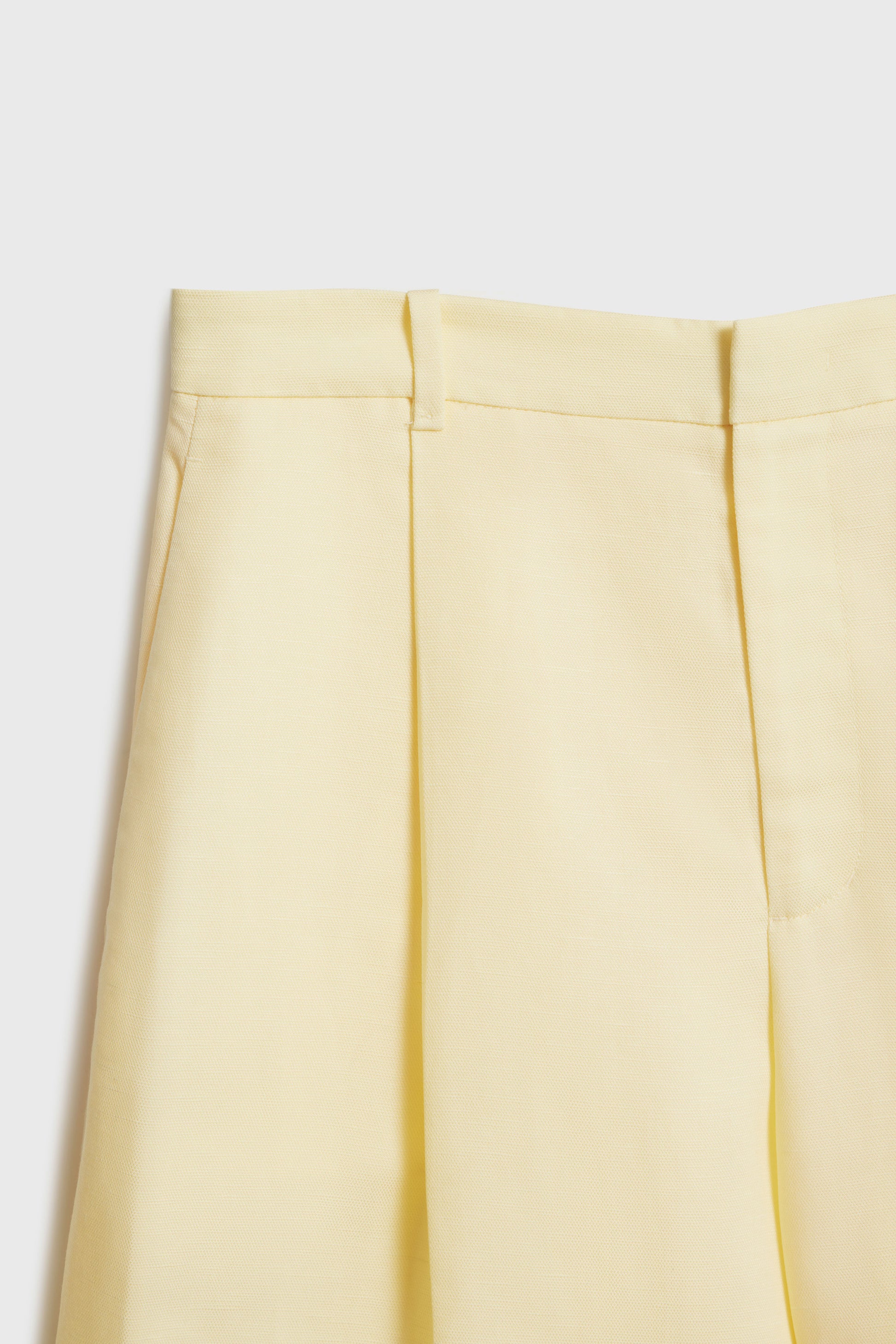 LIGHT YELLOW