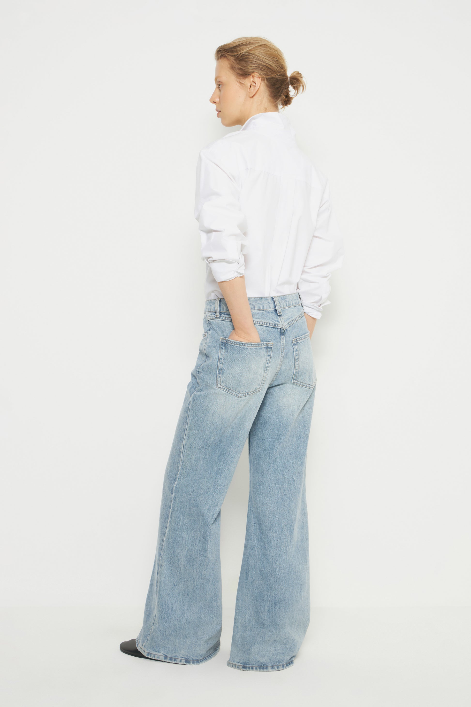 LIGHT BLUE