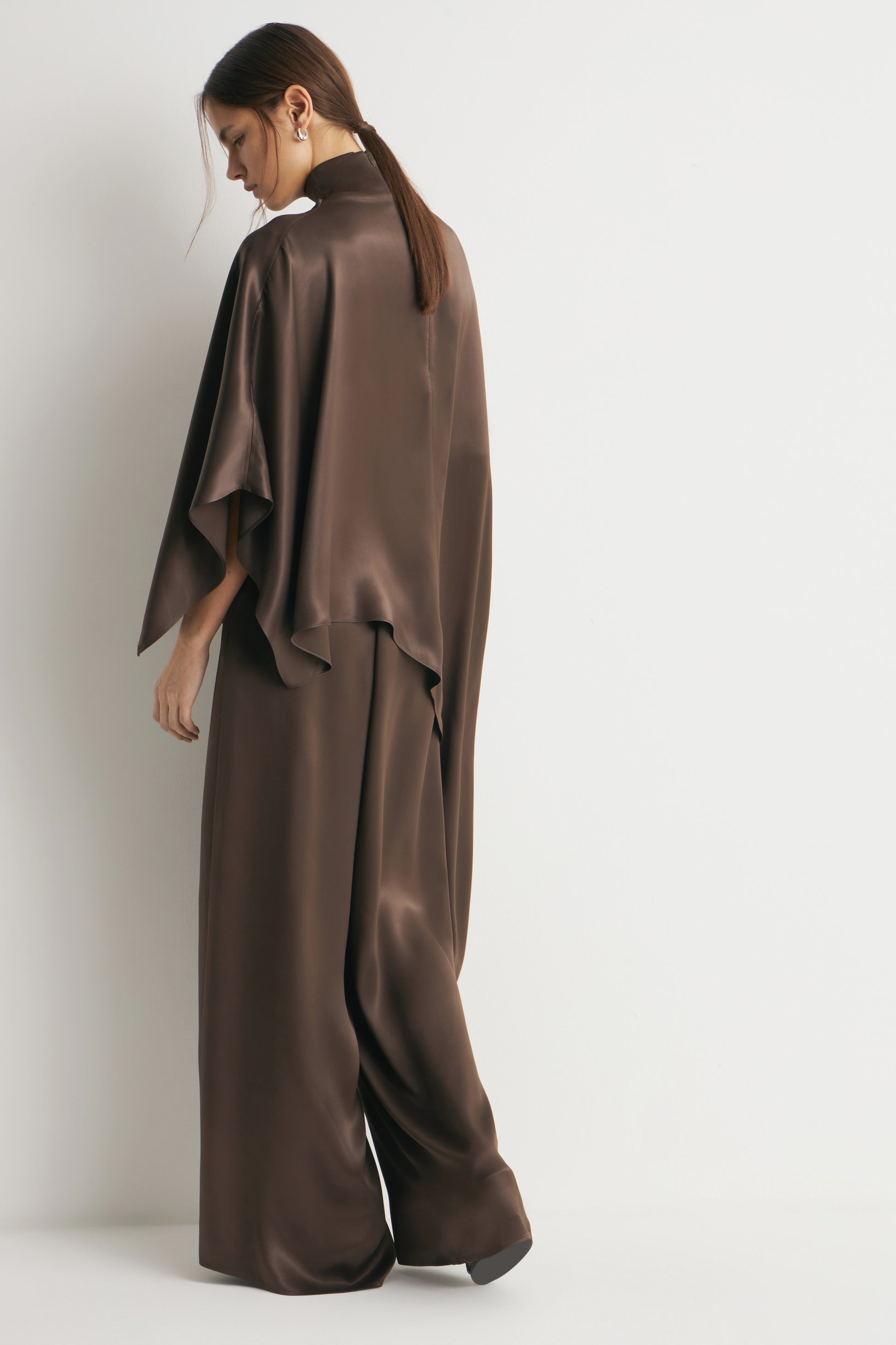 DARK BROWN