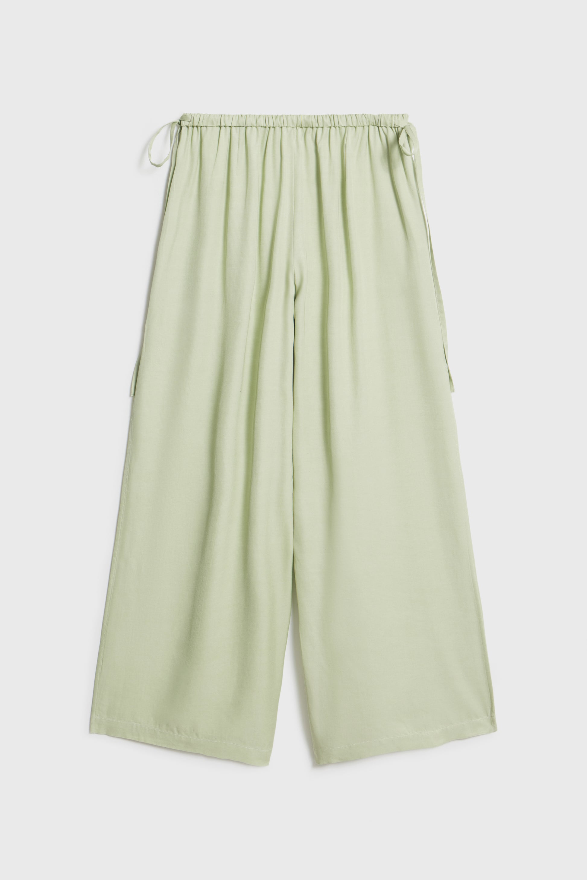 LIGHT GREEN