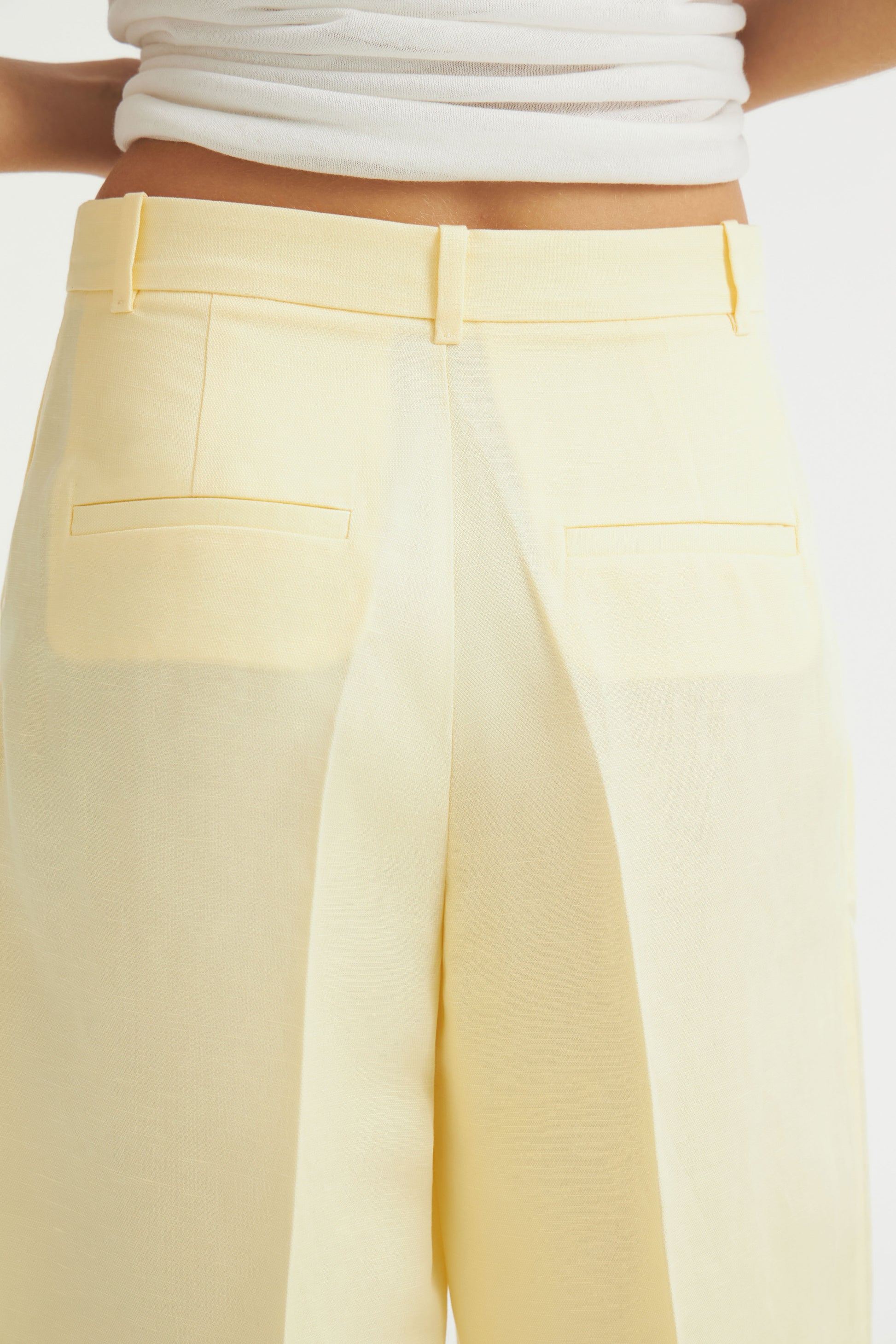 LIGHT YELLOW