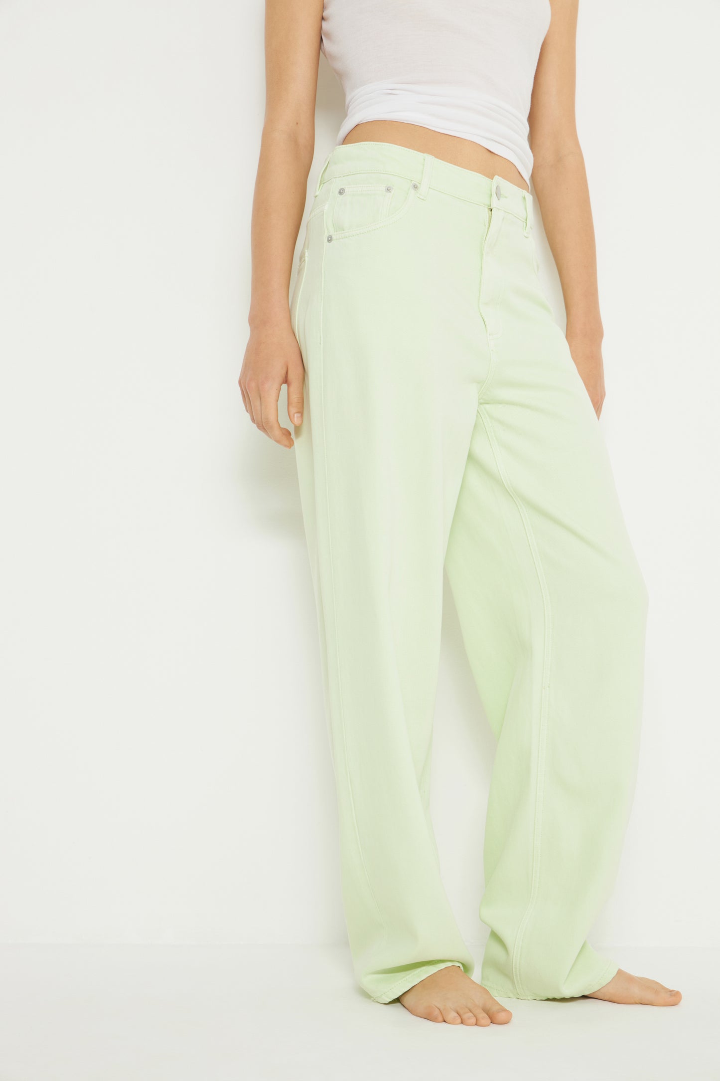 LIGHT GREEN