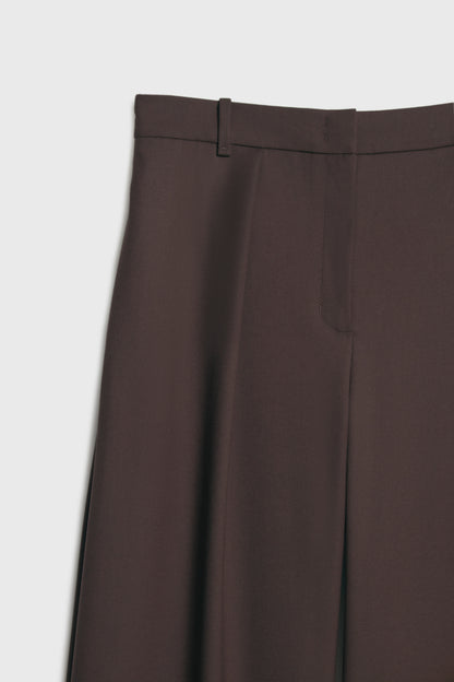 DARK BROWN