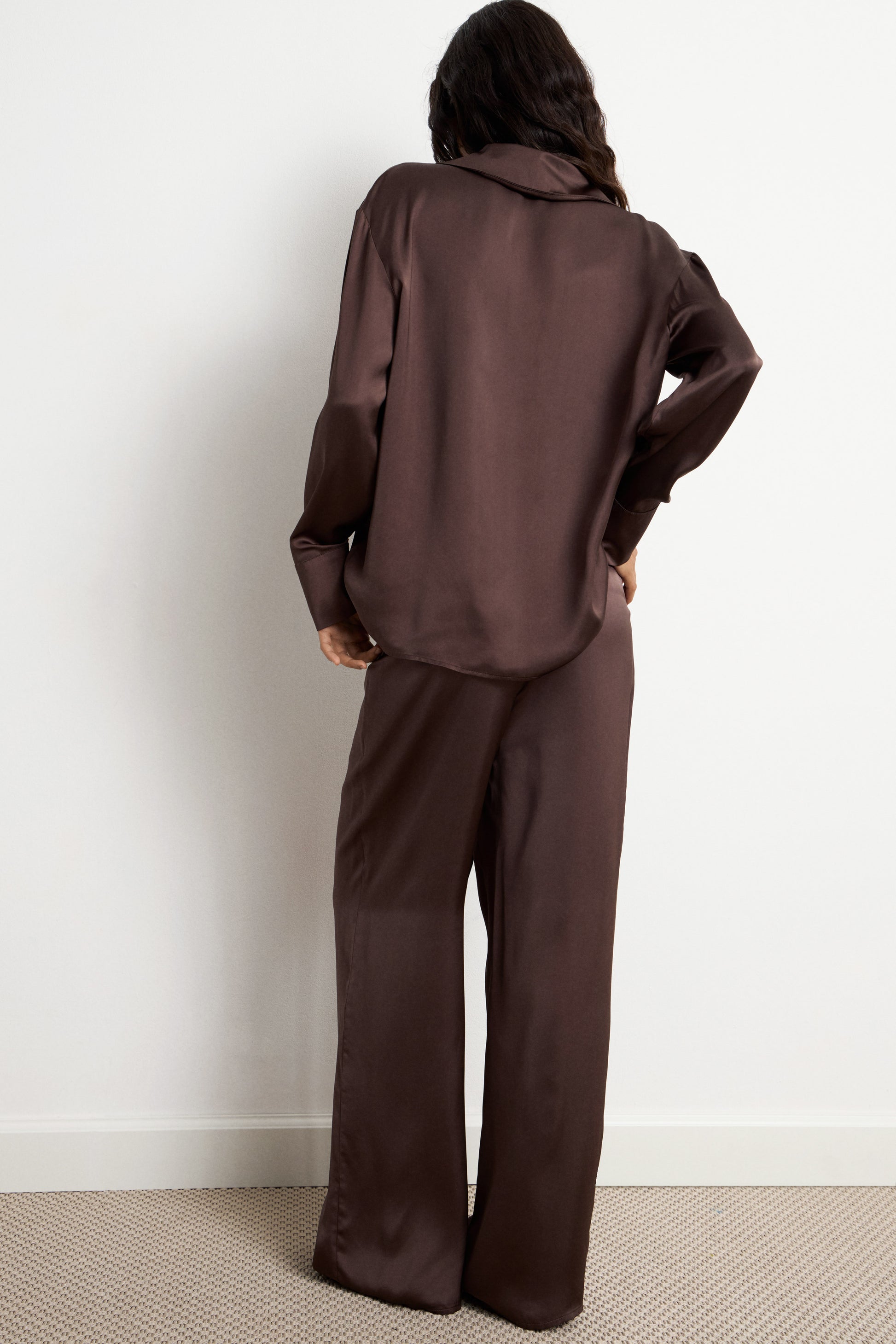 DARK BROWN