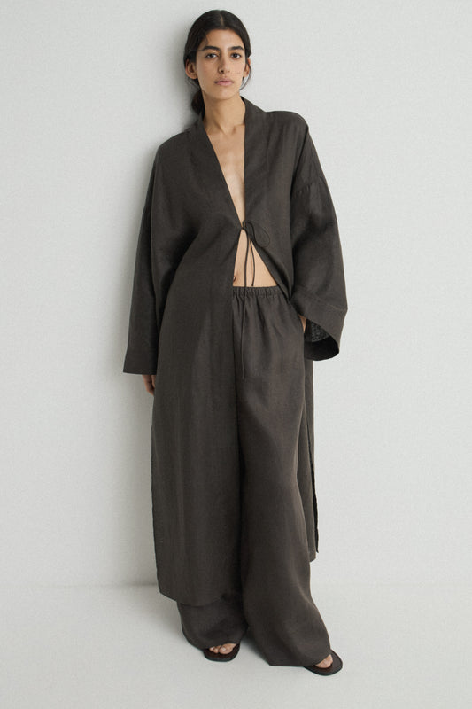 DARK BROWN