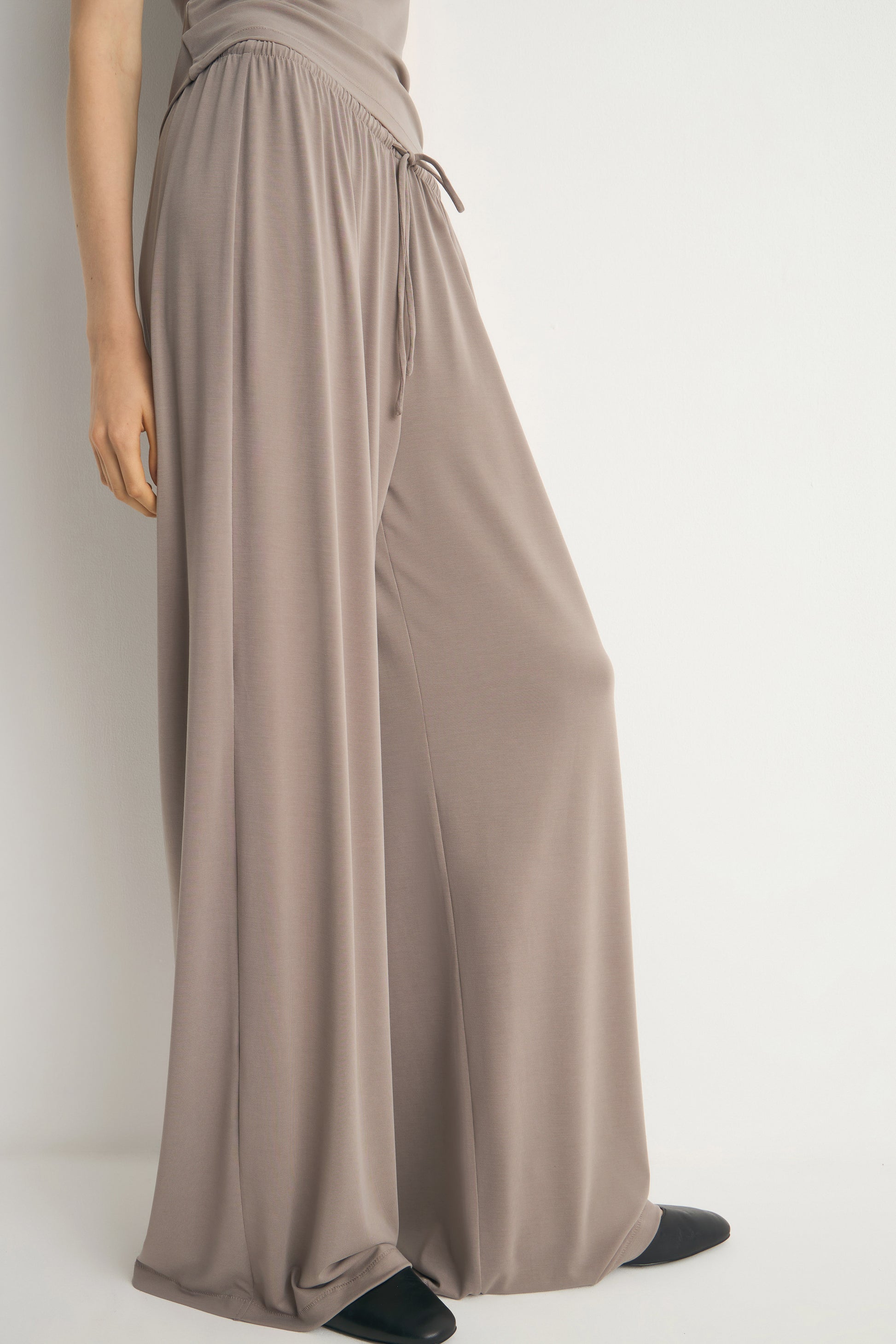 GRAY BROWN
