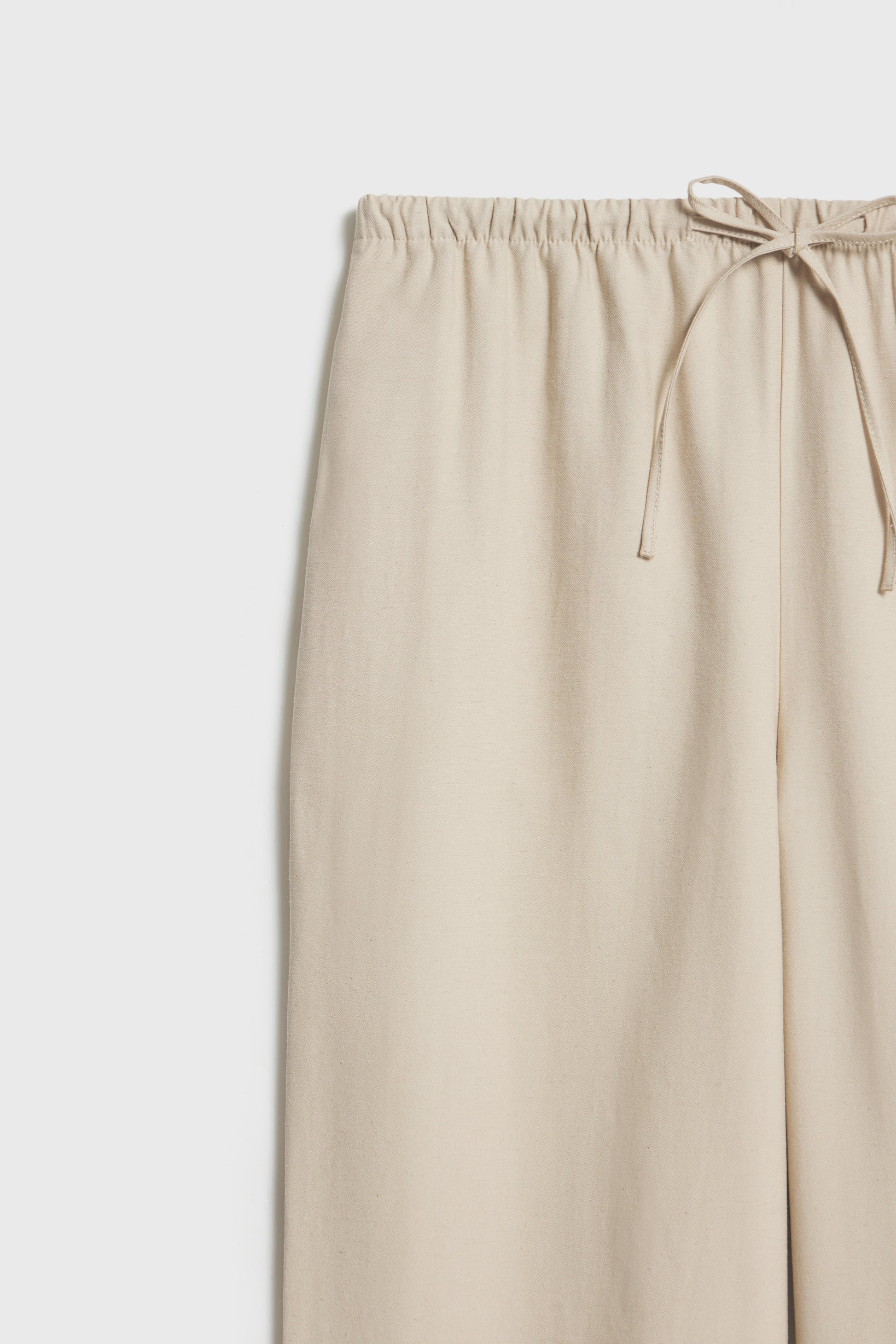 LIGHT BEIGE