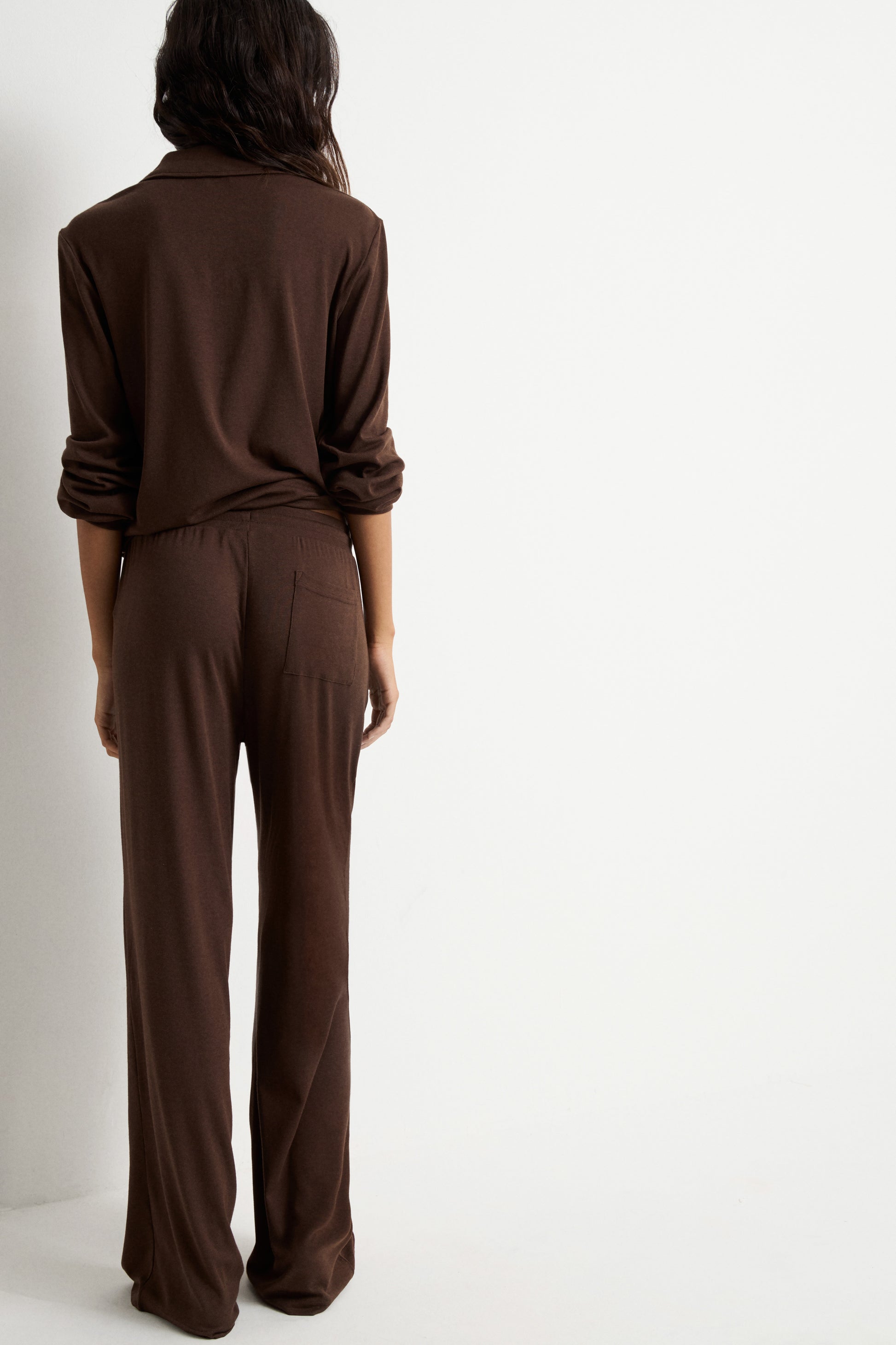 DARK BROWN