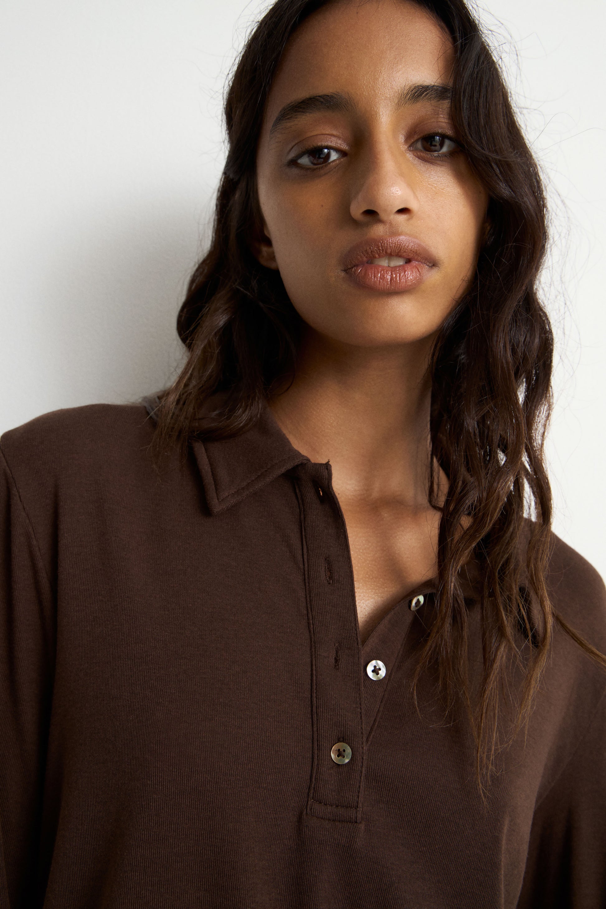 DARK BROWN