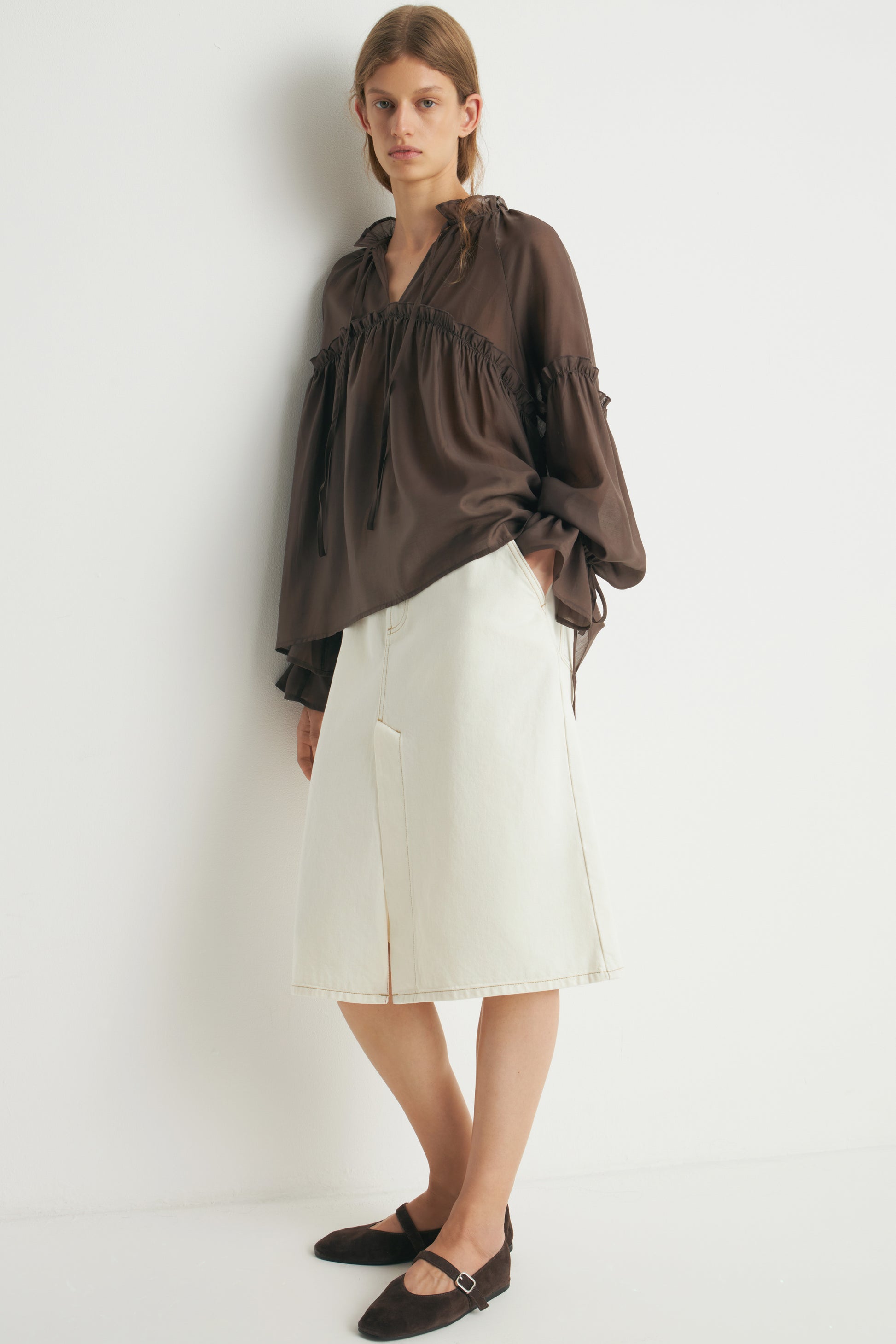 DARK BROWN