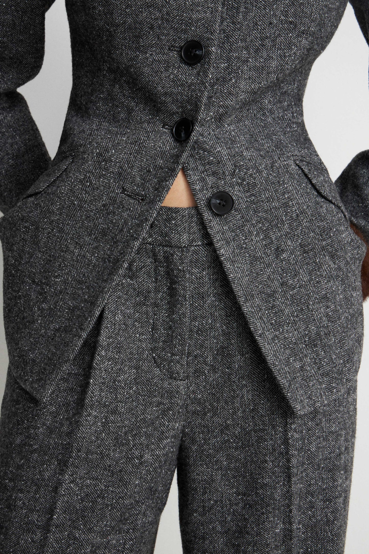 DARK GREY