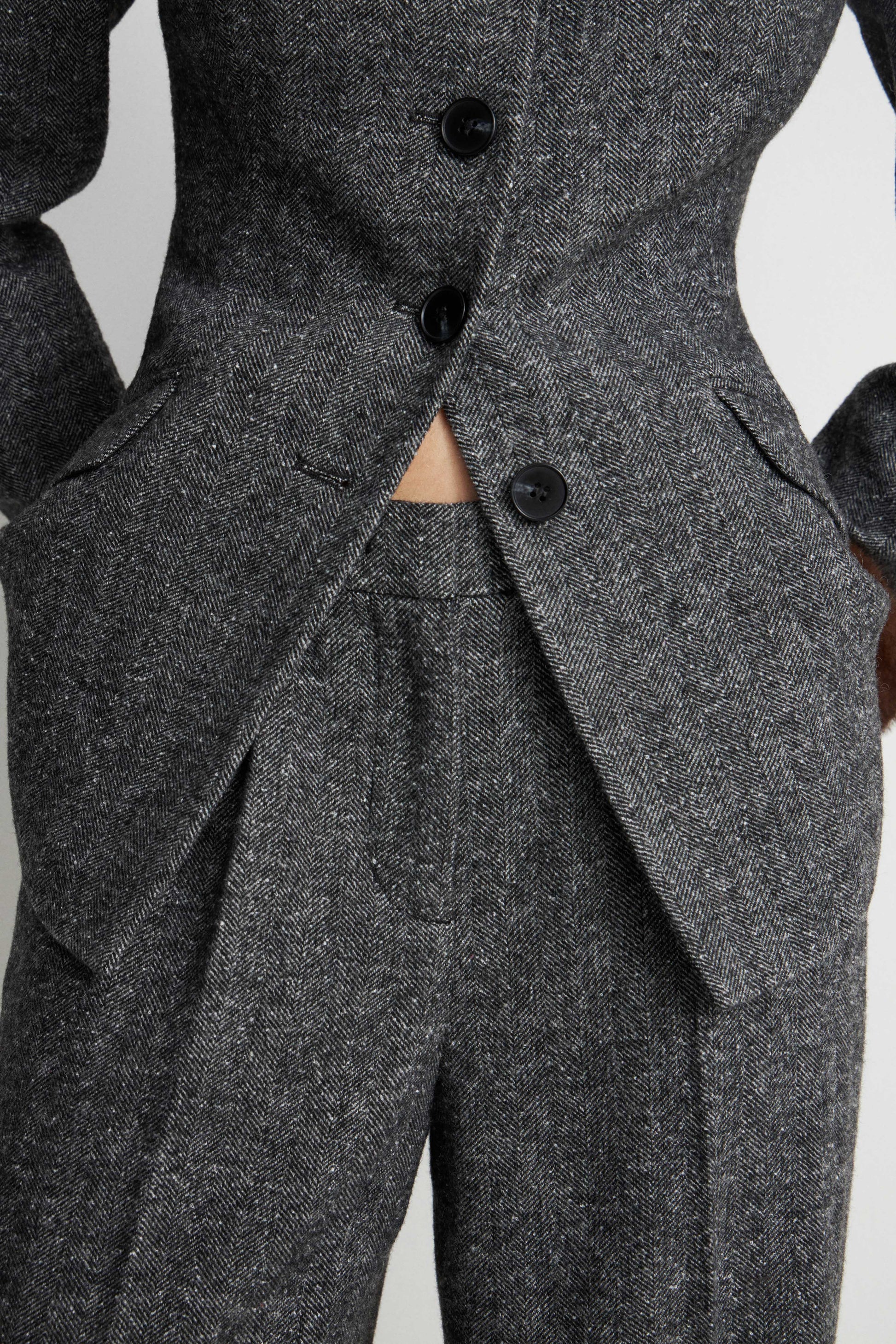 DARK GREY