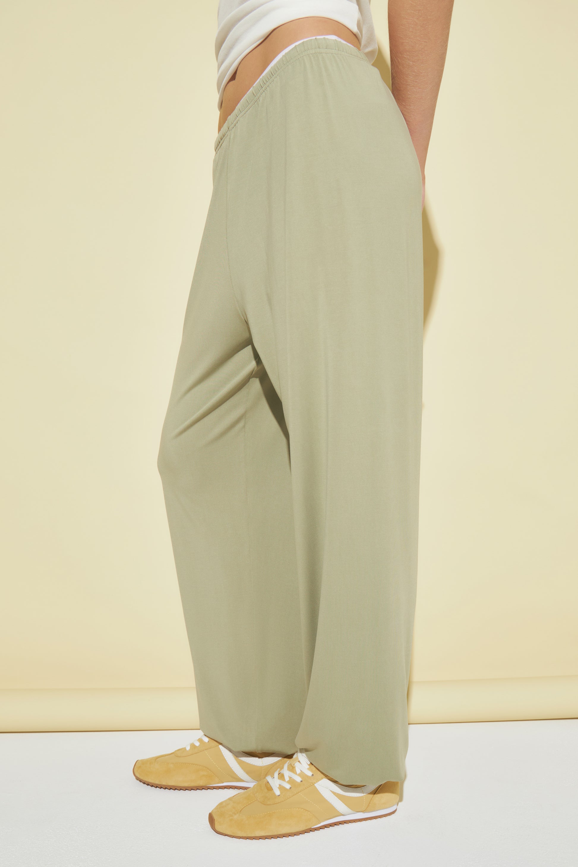 LIGHT KHAKI