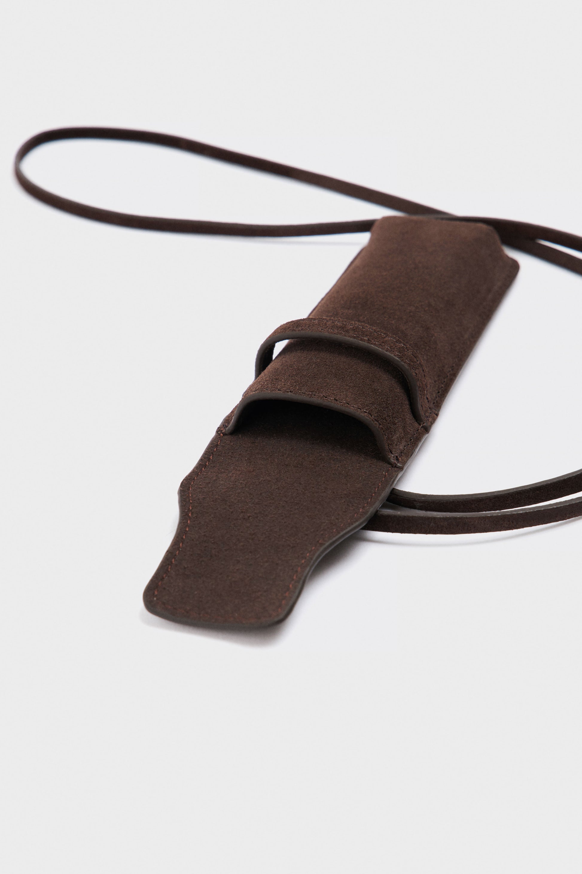 DARK BROWN