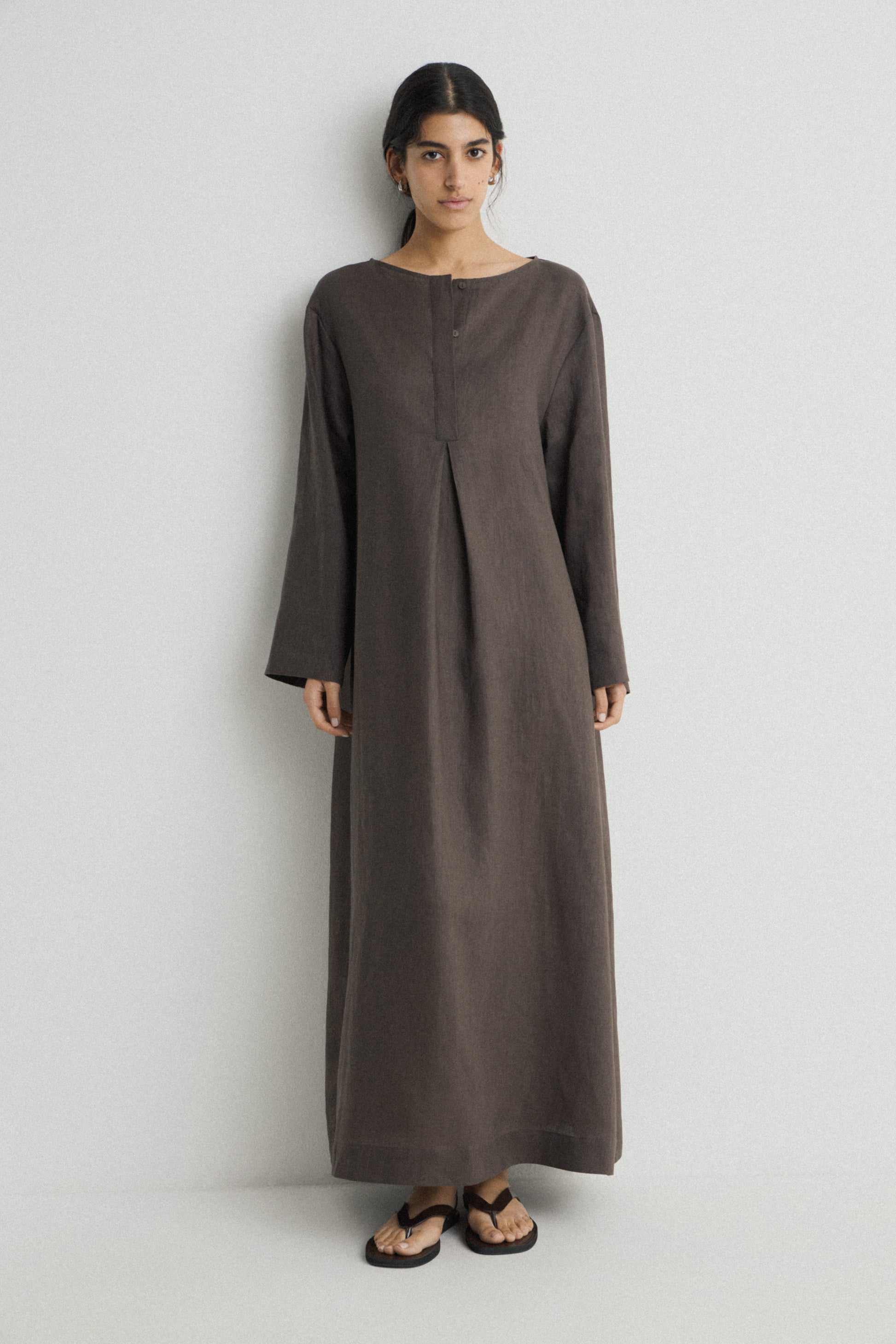 DARK BROWN