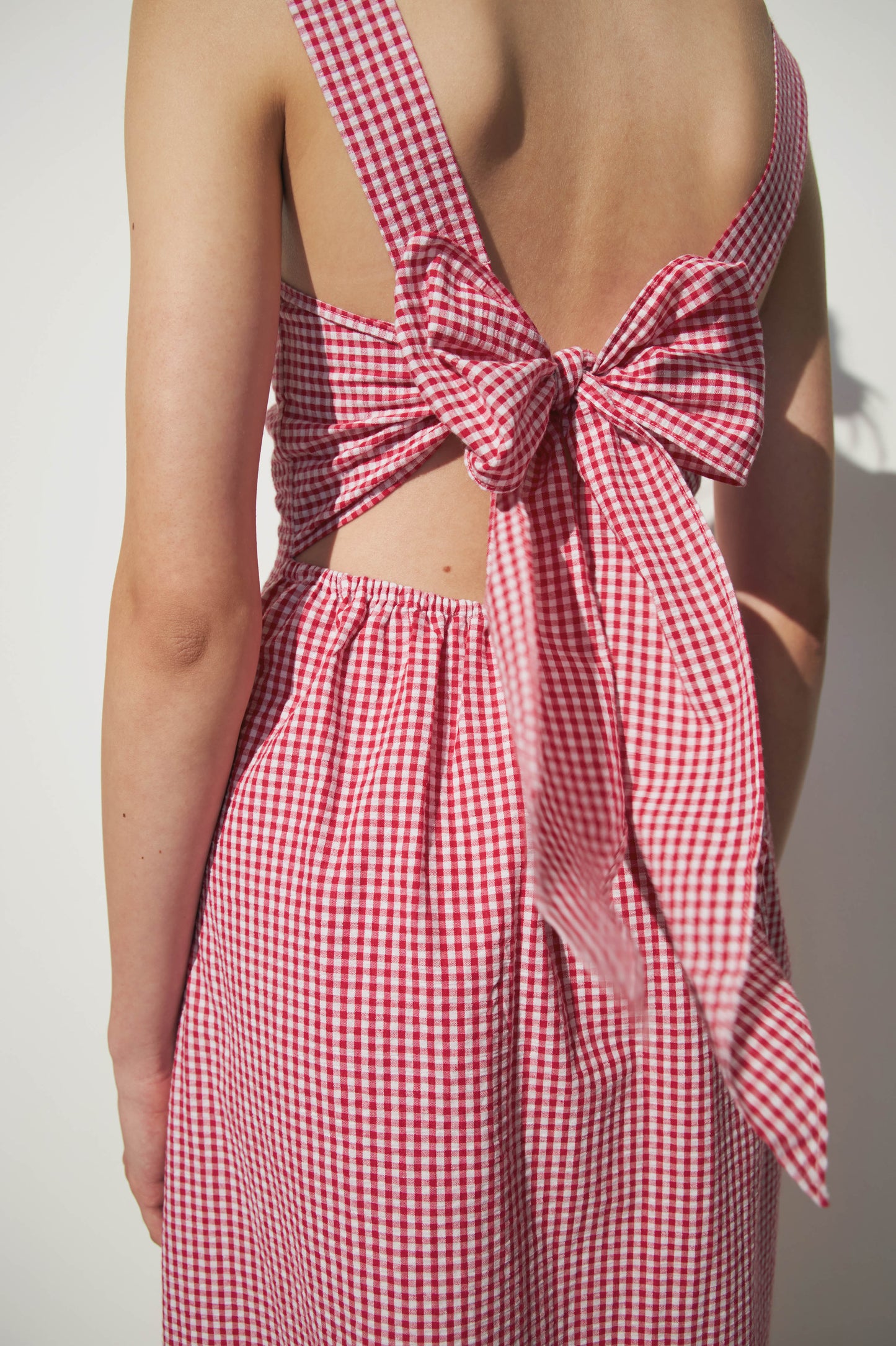 WHITE/RED