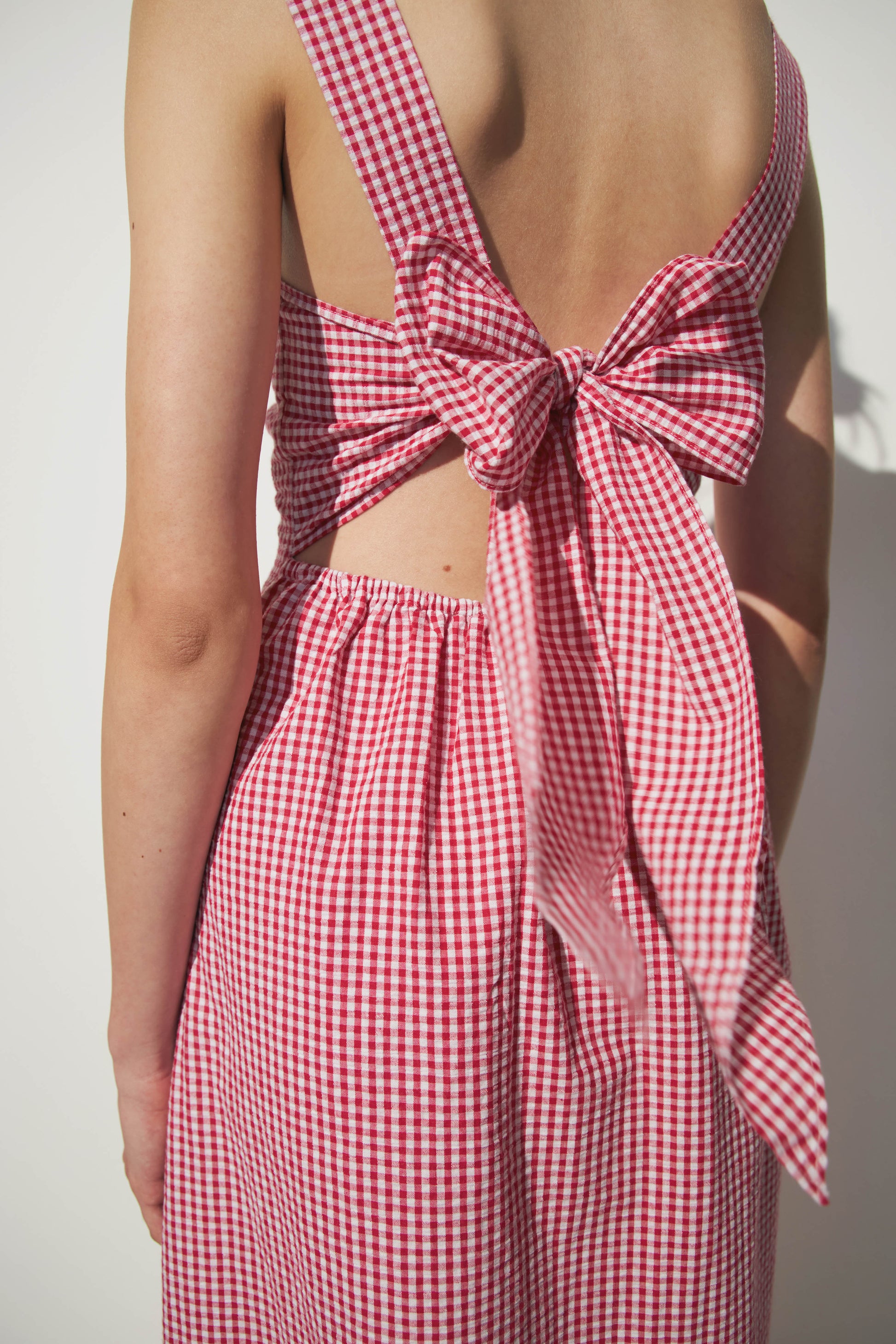 WHITE/RED